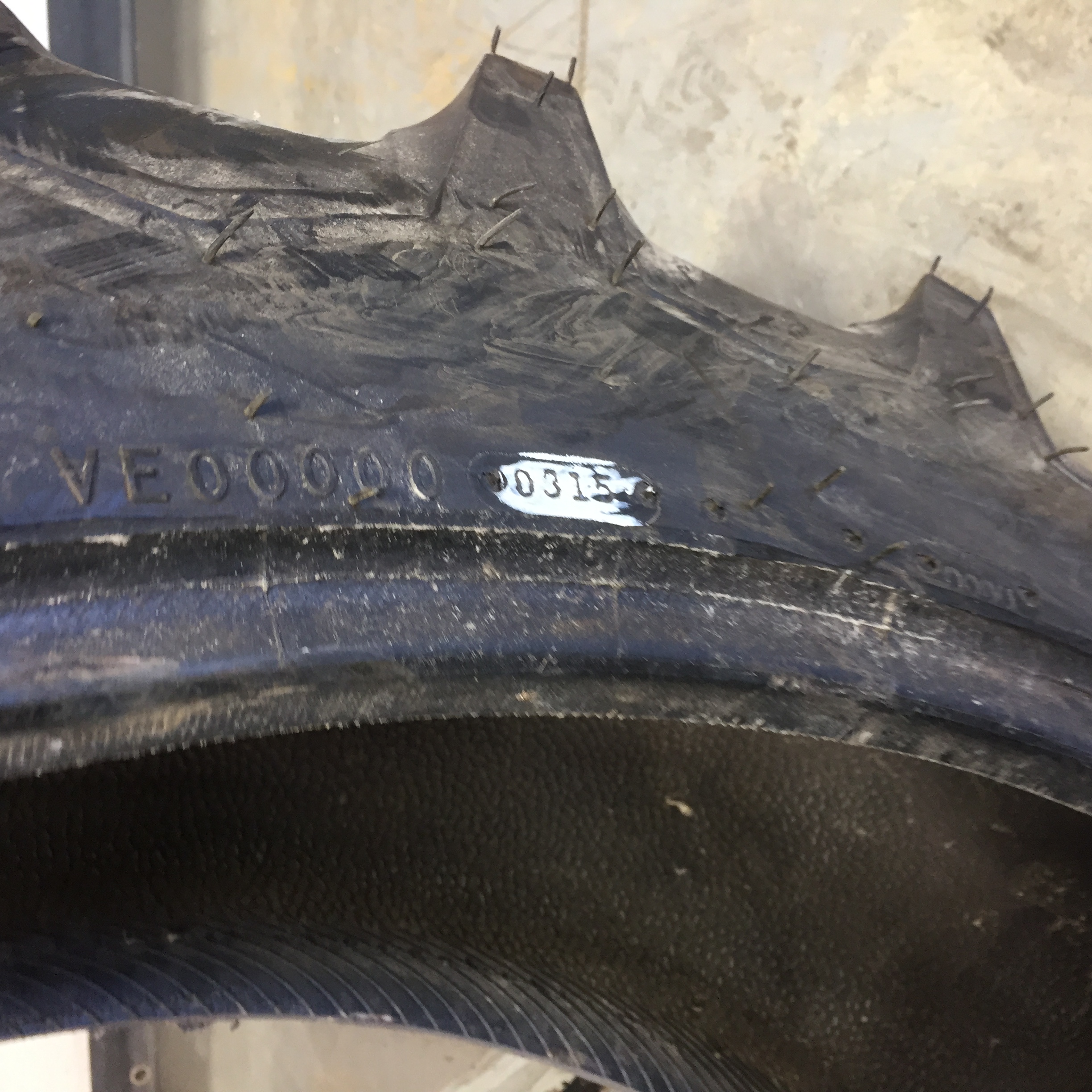 12.4/-42 Firestone Traction Field & Road R-1 Tire T008759