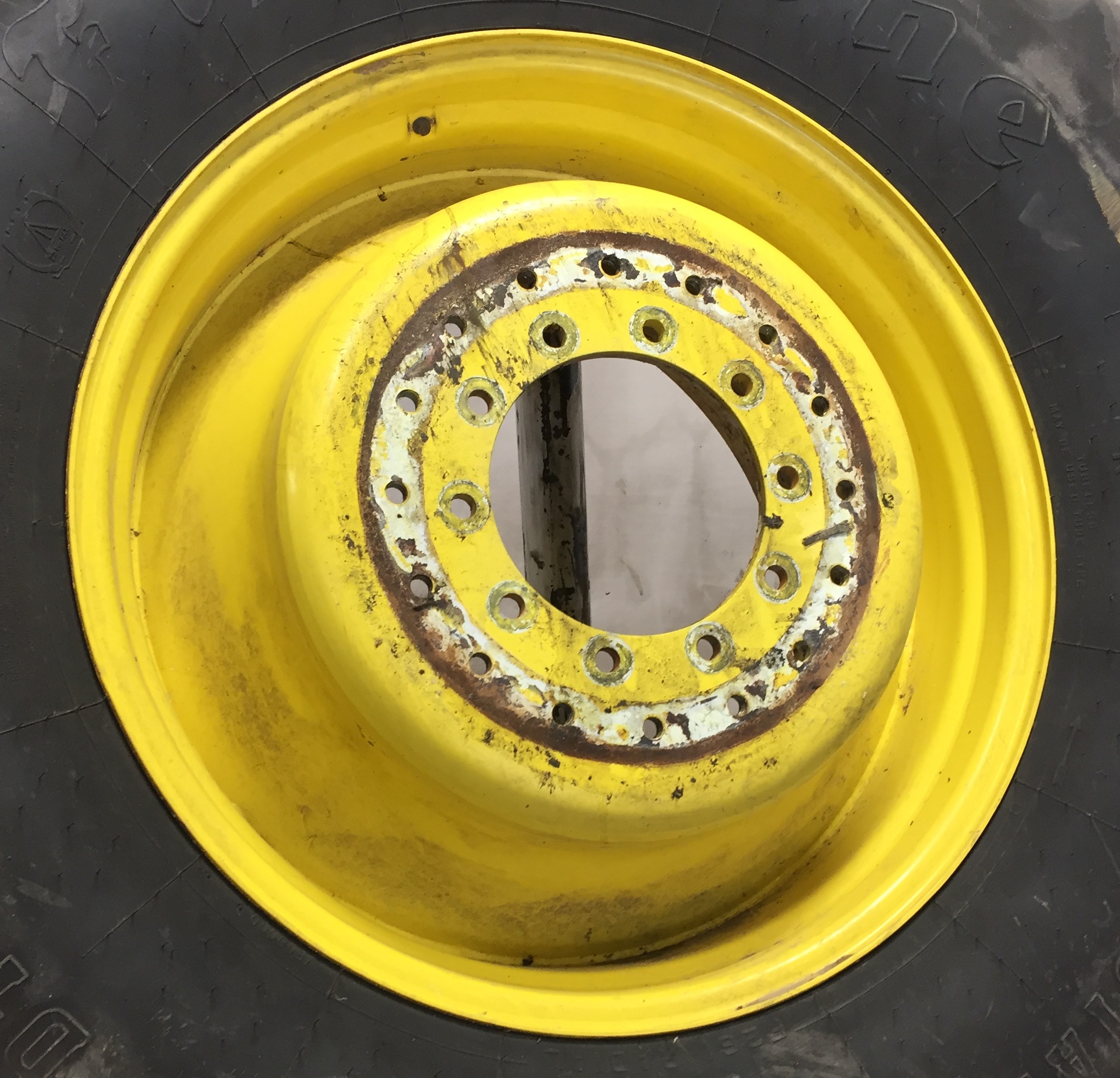 38''D x 25''W Straddle Dual Wheel WT008695