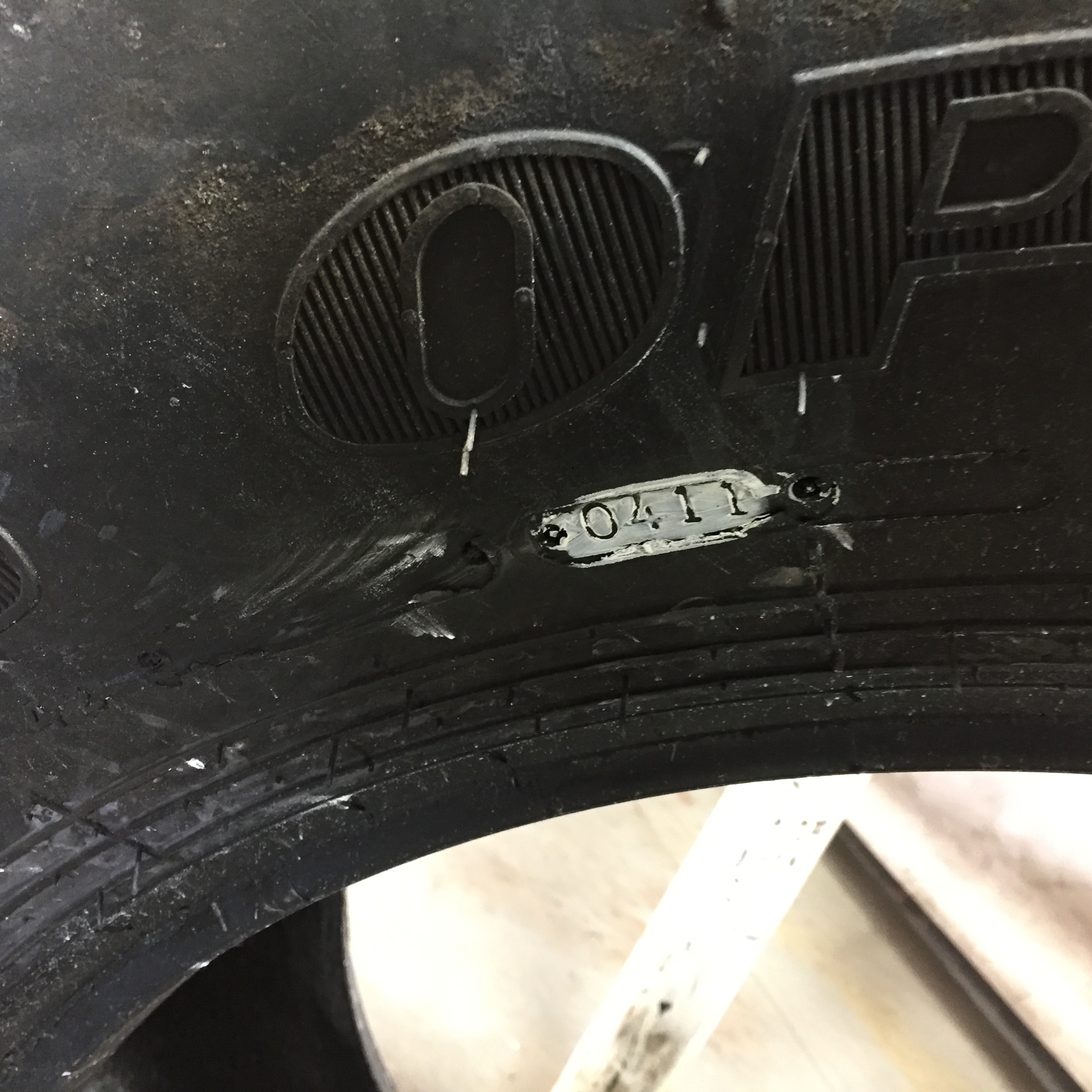 600/65R28 Goodyear Farm DT824 Optitrac R-1W Tire T008707