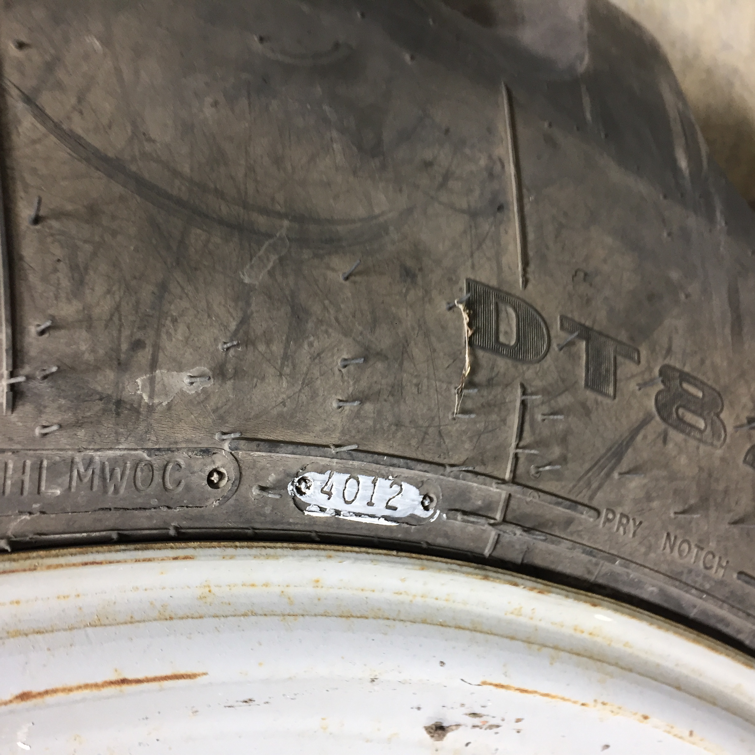 650/65R42 Goodyear Farm DT820 Super Traction R-1W Tire-Wheel Assembly T008710