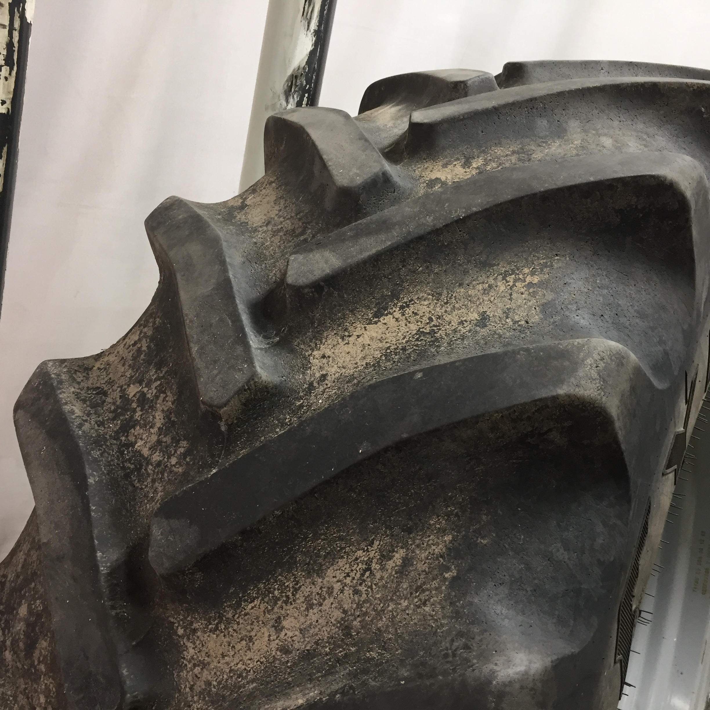 650/65R42 Goodyear Farm DT820 Super Traction R-1W Tire RT008710