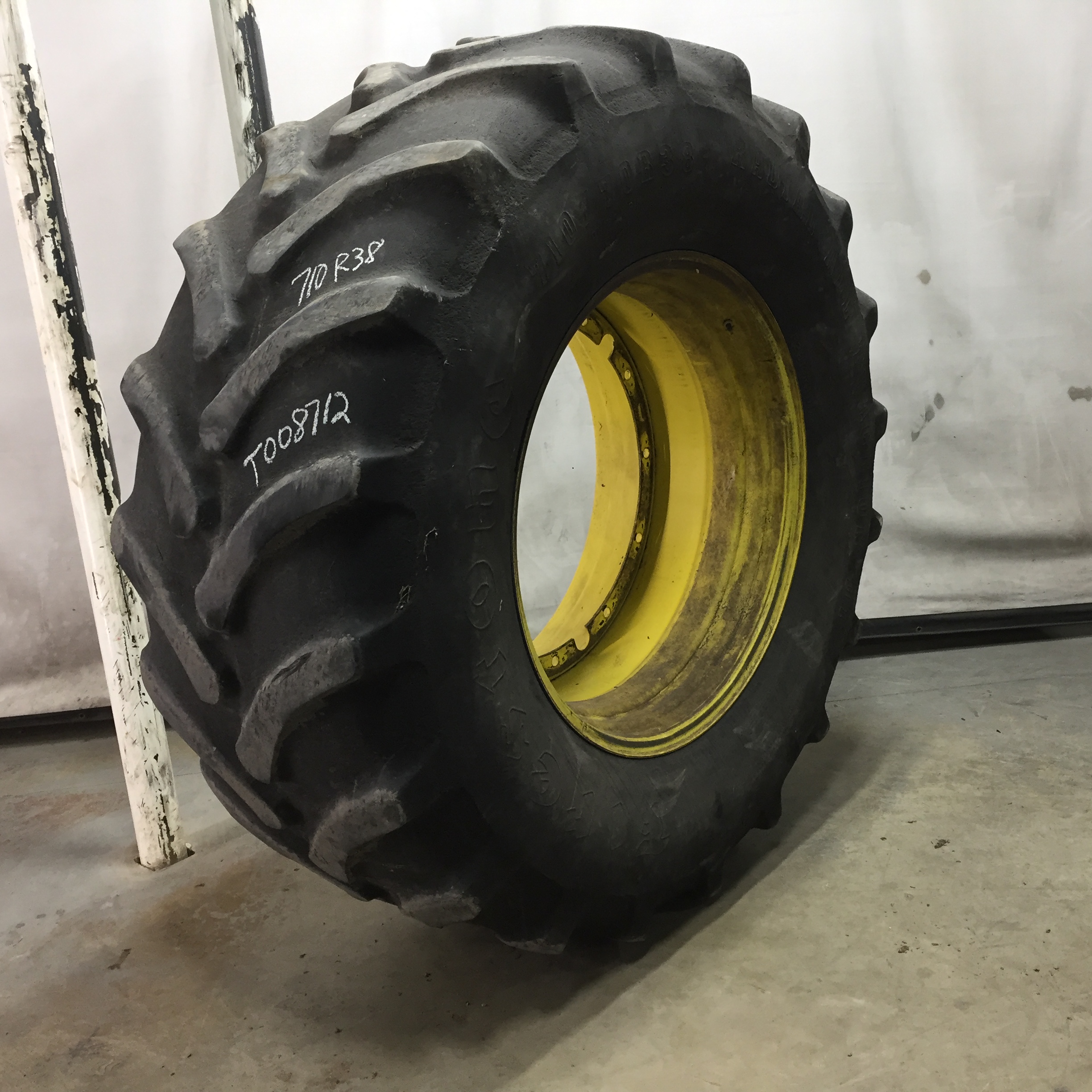 710/70R38 Firestone Radial All Traction DT R-1W Tire-Wheel Assembly T008712