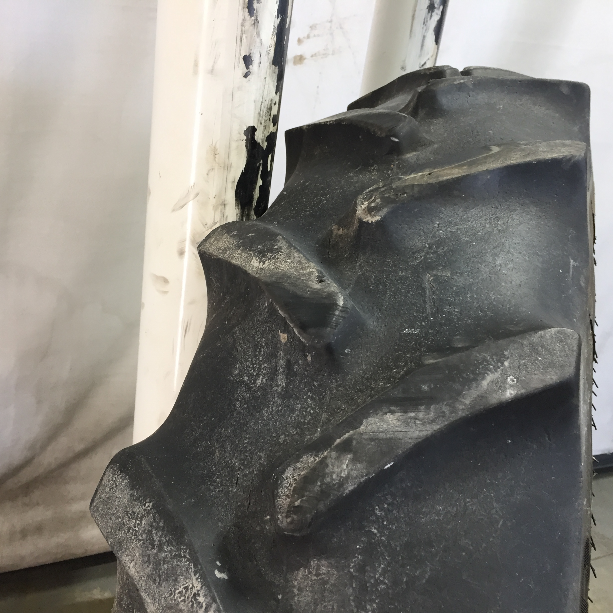 320/80R42 Goodyear Farm DT800 Super Traction R-1W Tire RT008733