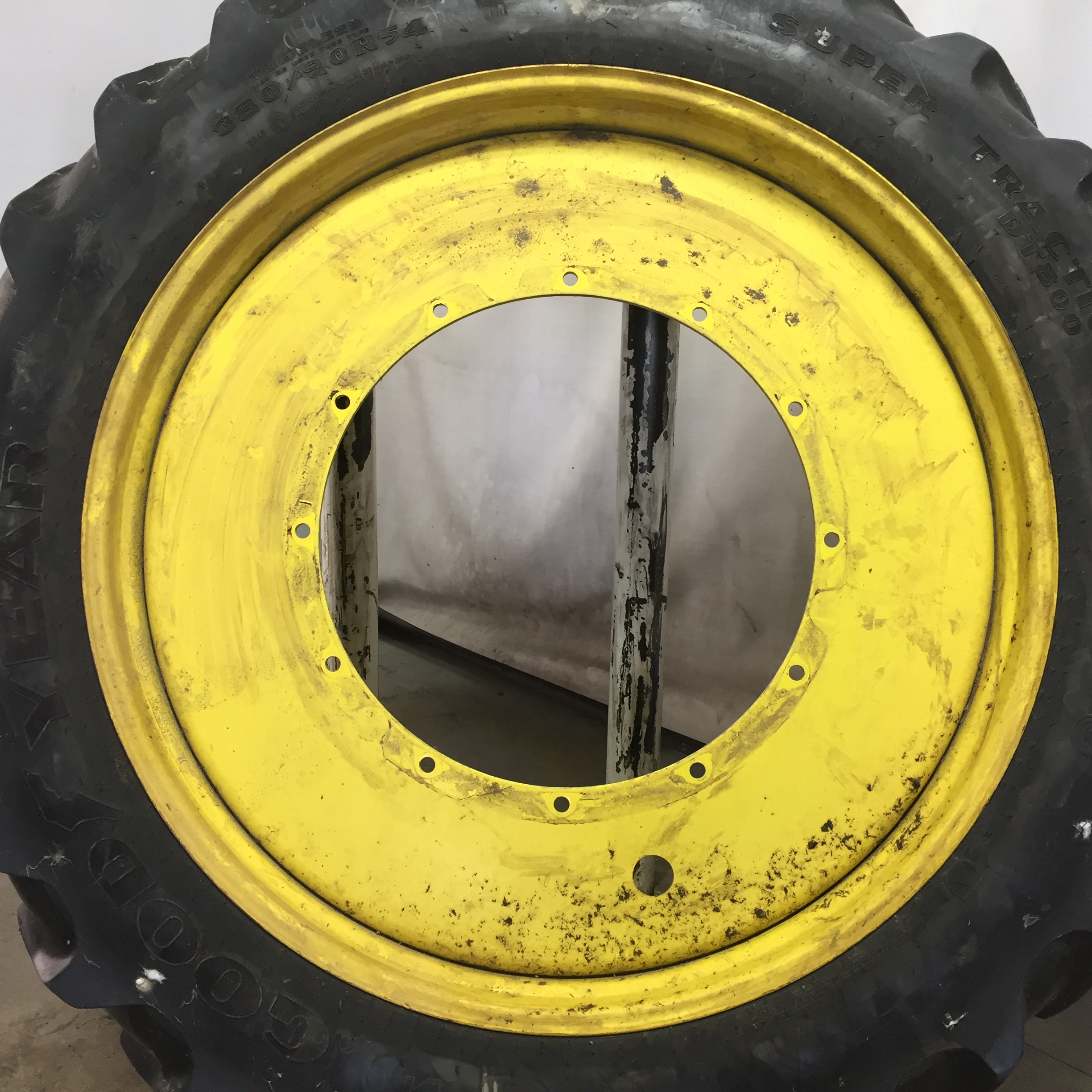 380/90R54 Goodyear Farm DT800 Super Traction R-1W Tire-Wheel Assembly T008736