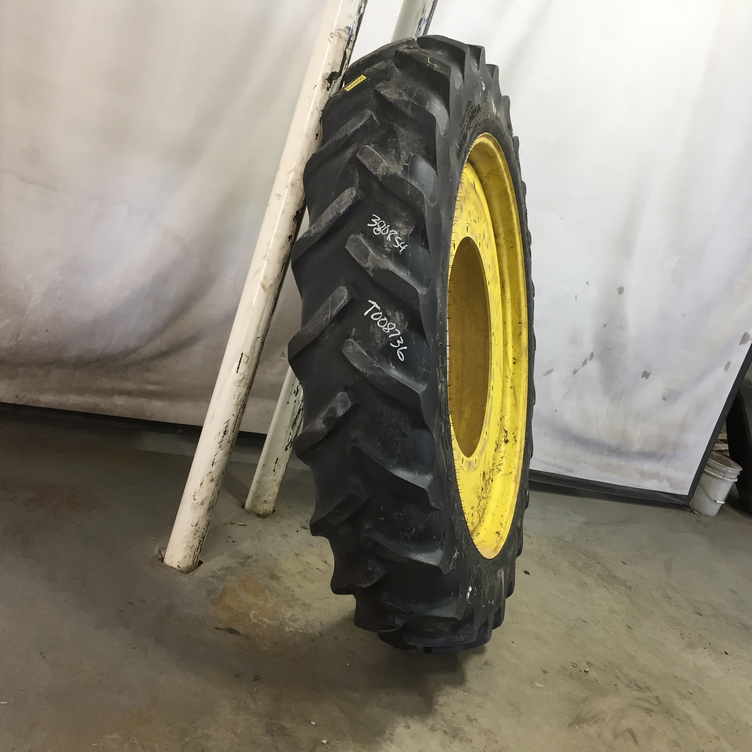 380/90R54 Goodyear Farm DT800 Super Traction R-1W Tire RT008736