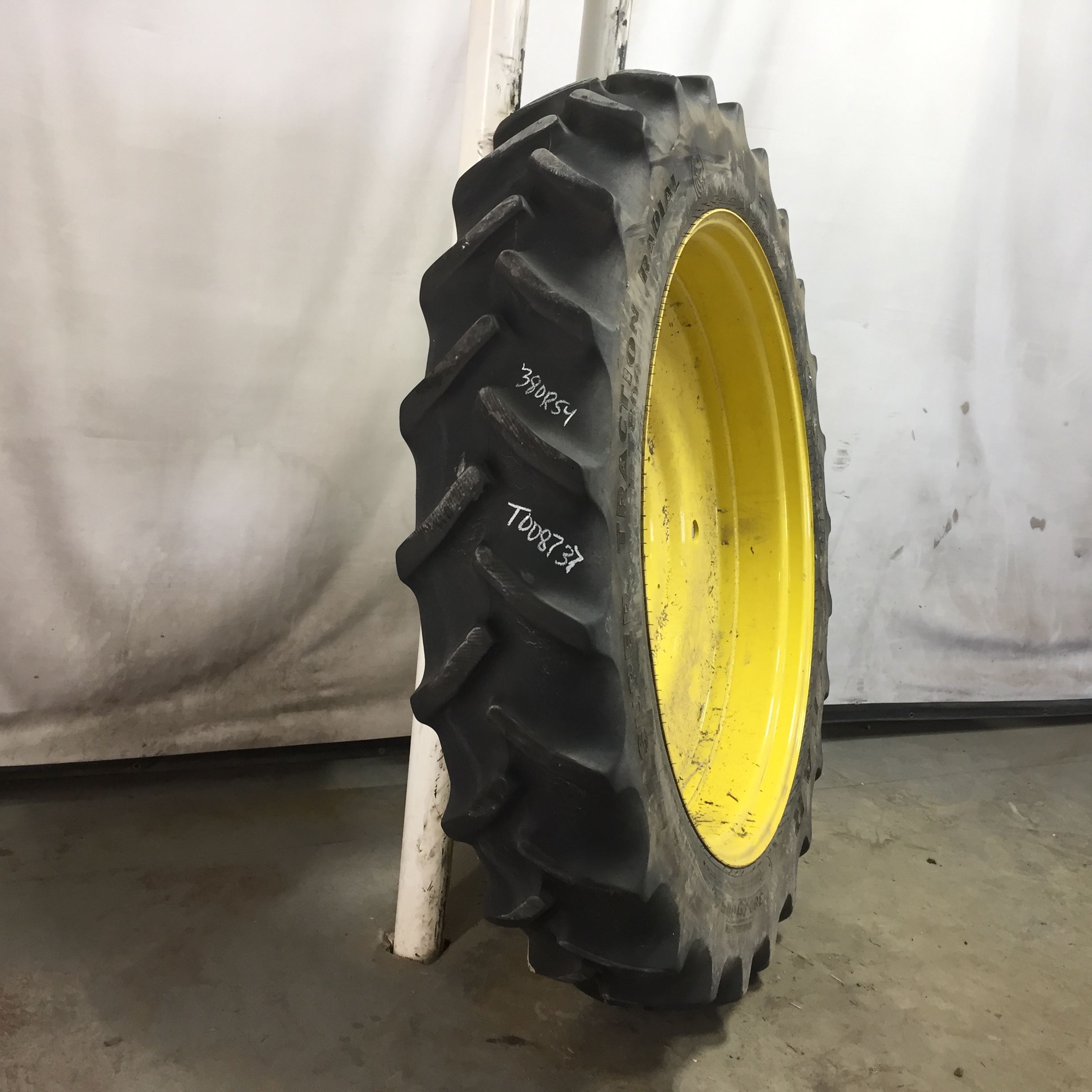 380/90R54 Goodyear Farm DT800 Super Traction R-1W Tire RT008737