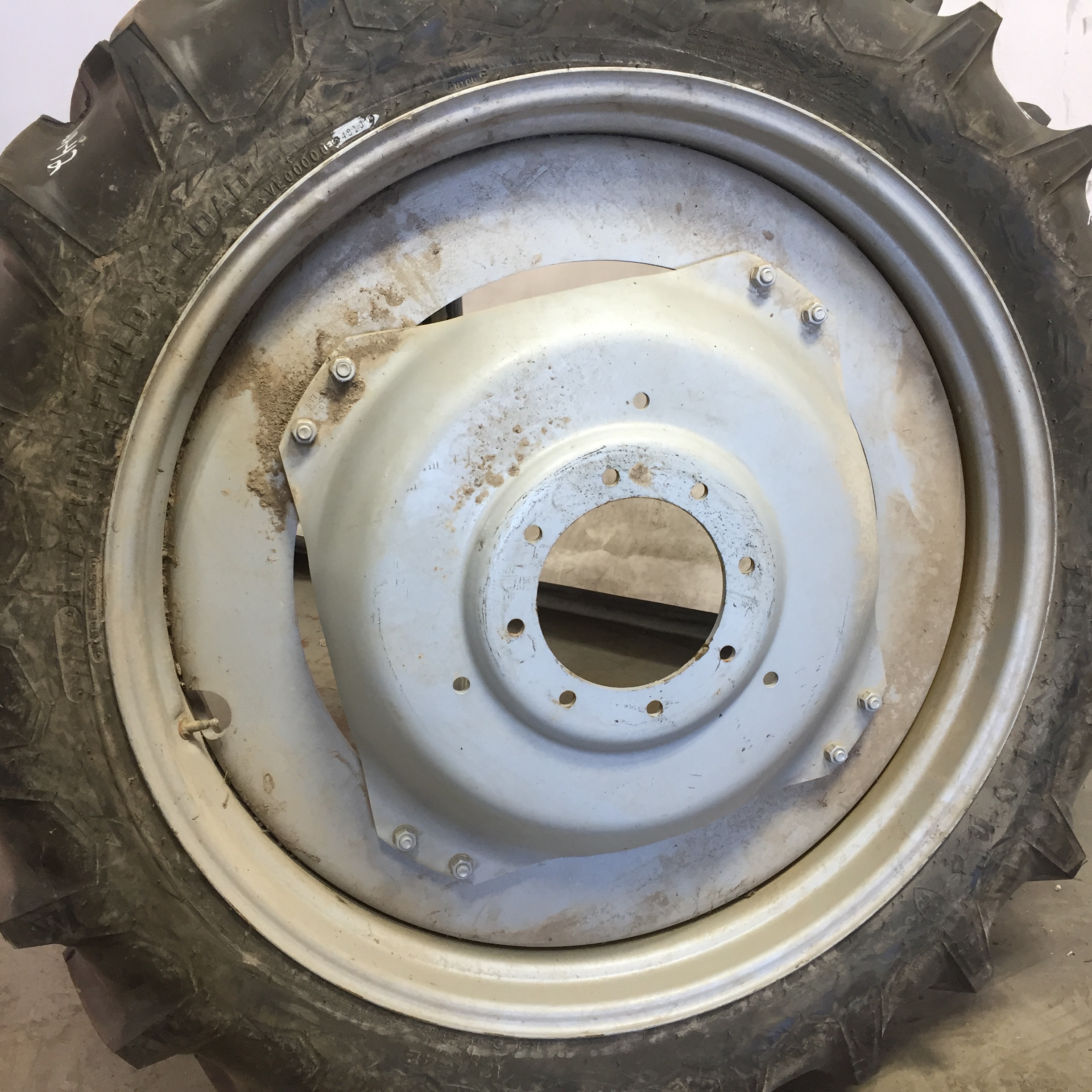 12.4/-42 Firestone Traction Field & Road R-1 Stub Disc (groups of 2 bolts) Tire-Wheel Assembly T008756