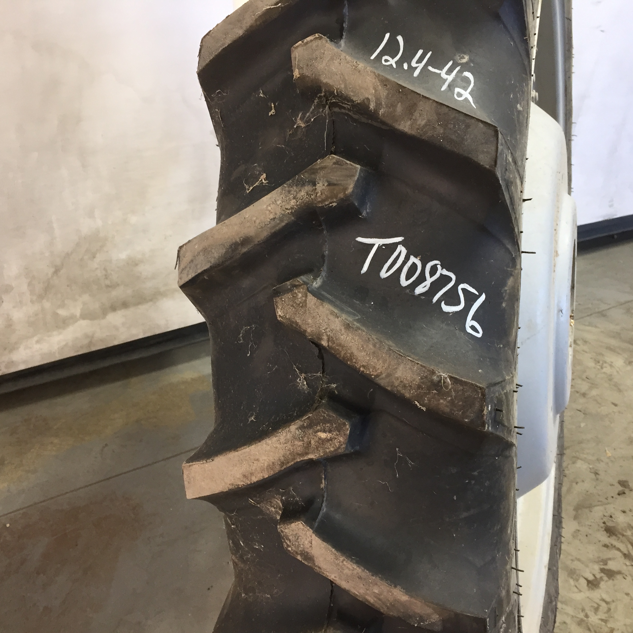 12.4/-42 Firestone Traction Field & Road R-1 Tire RT008756