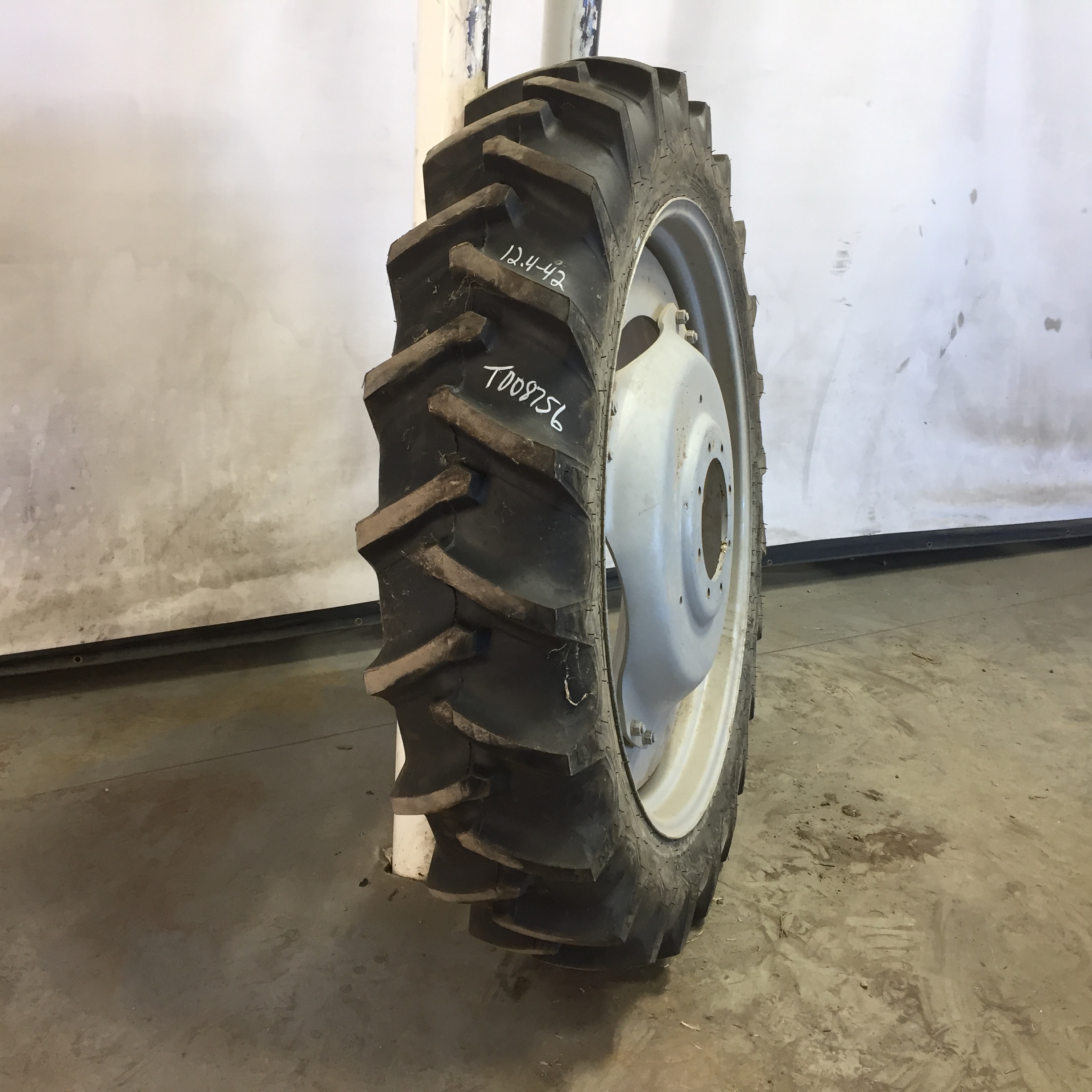 12.4/-42 Firestone Traction Field & Road R-1 Tire RT008756