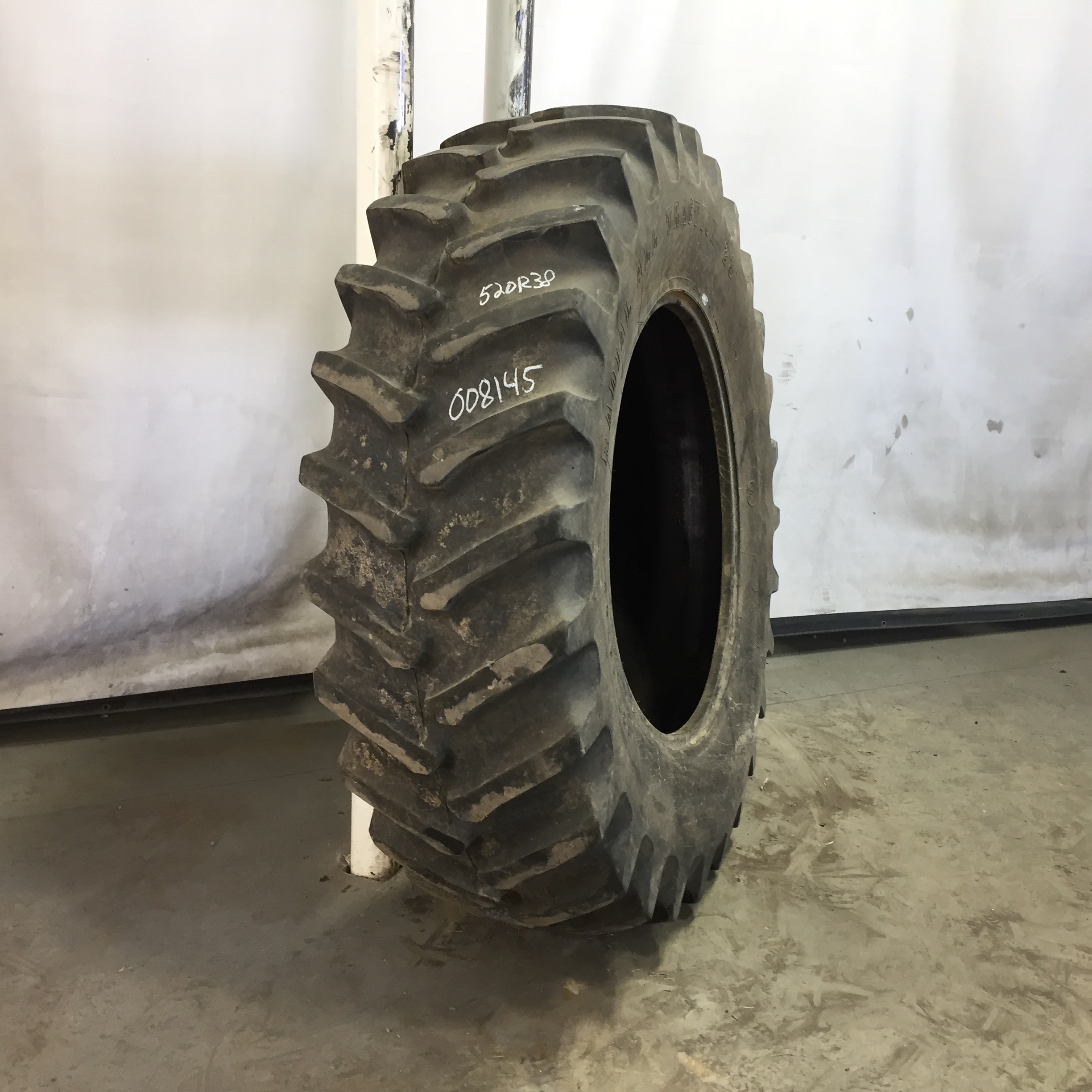 520/85R38 Firestone Radial All Traction 23 R-1 Tire 008145