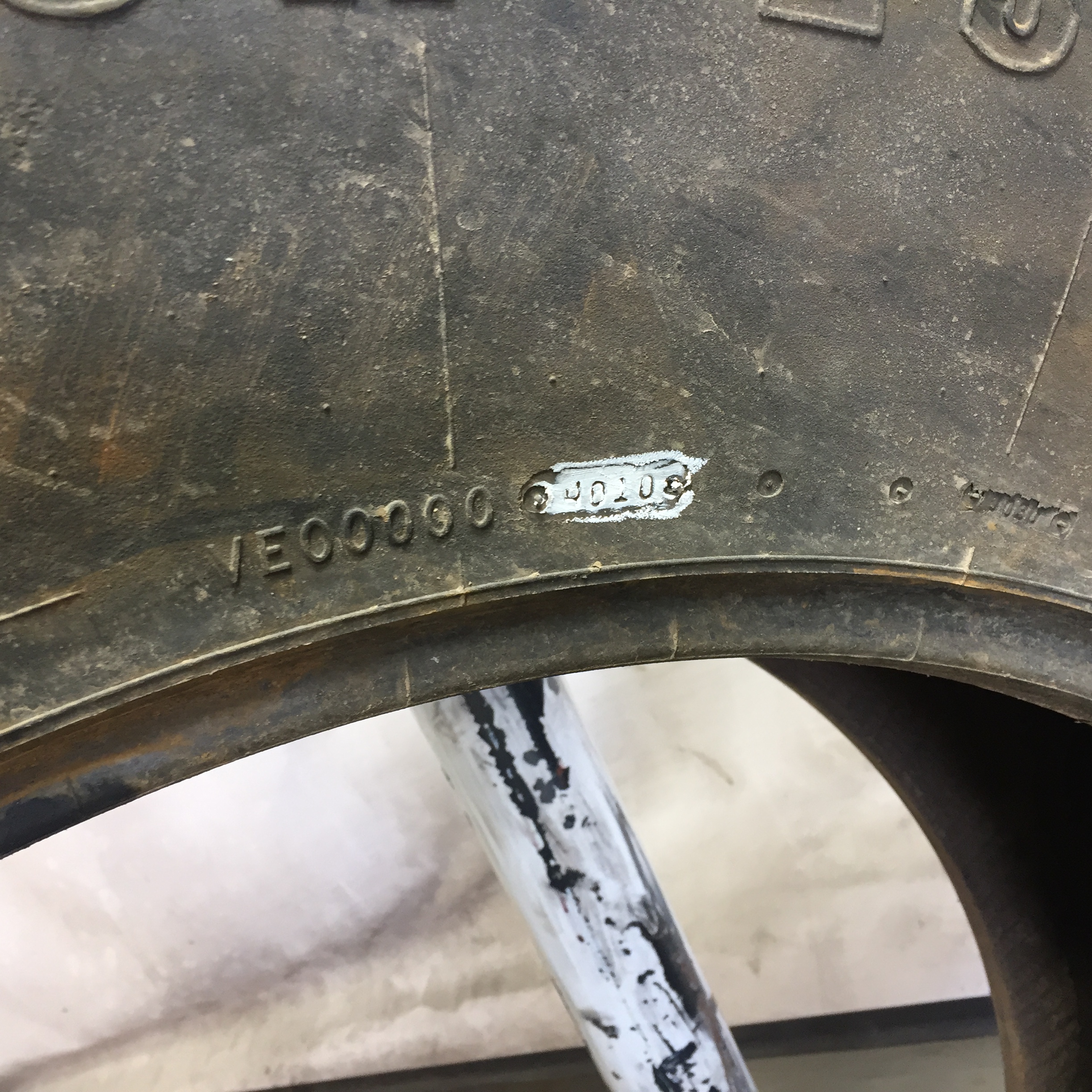 520/85R38 Firestone Radial All Traction 23 R-1 Tire 008145