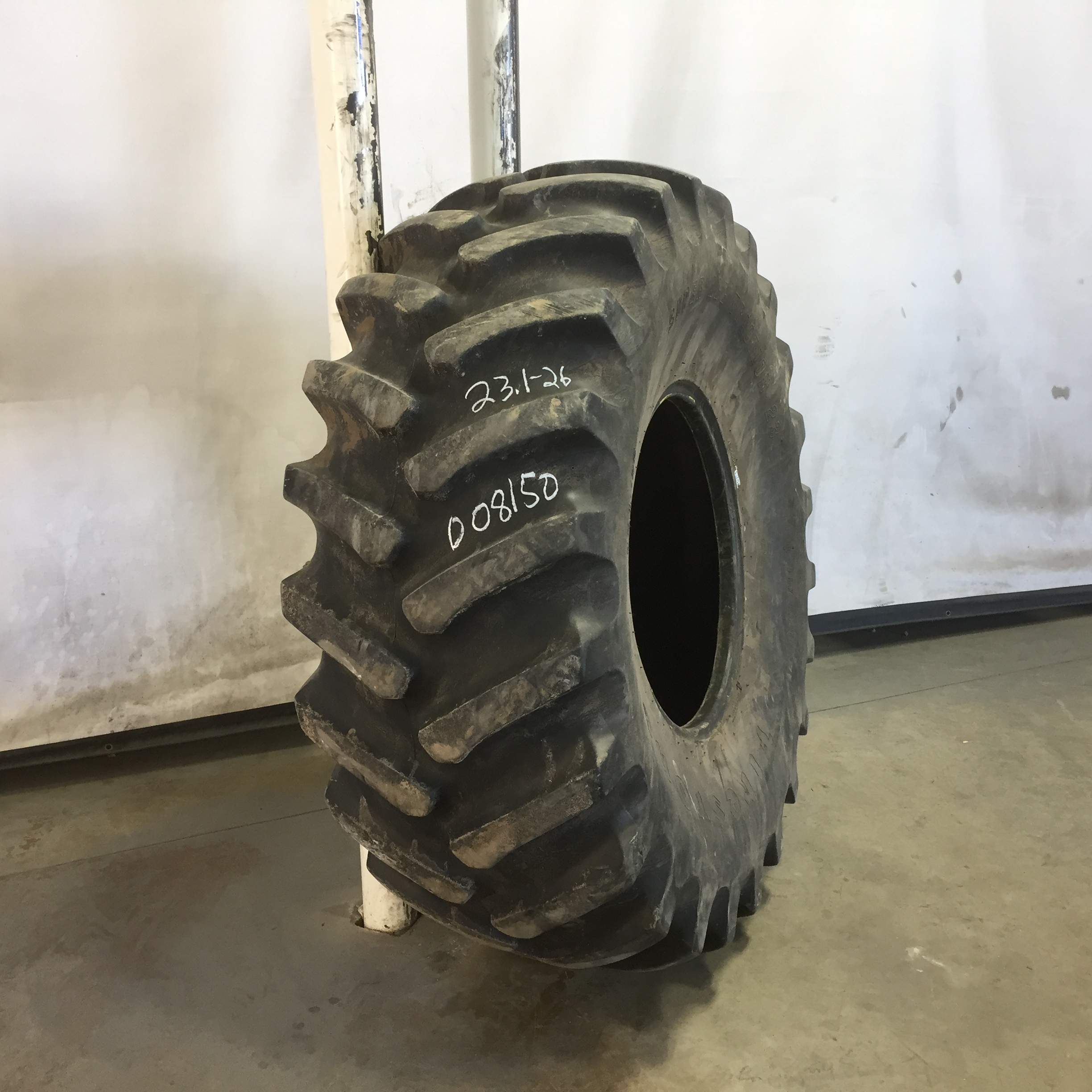 23.1/-26 Firestone Super All Traction 23 R-1 Tire 008150