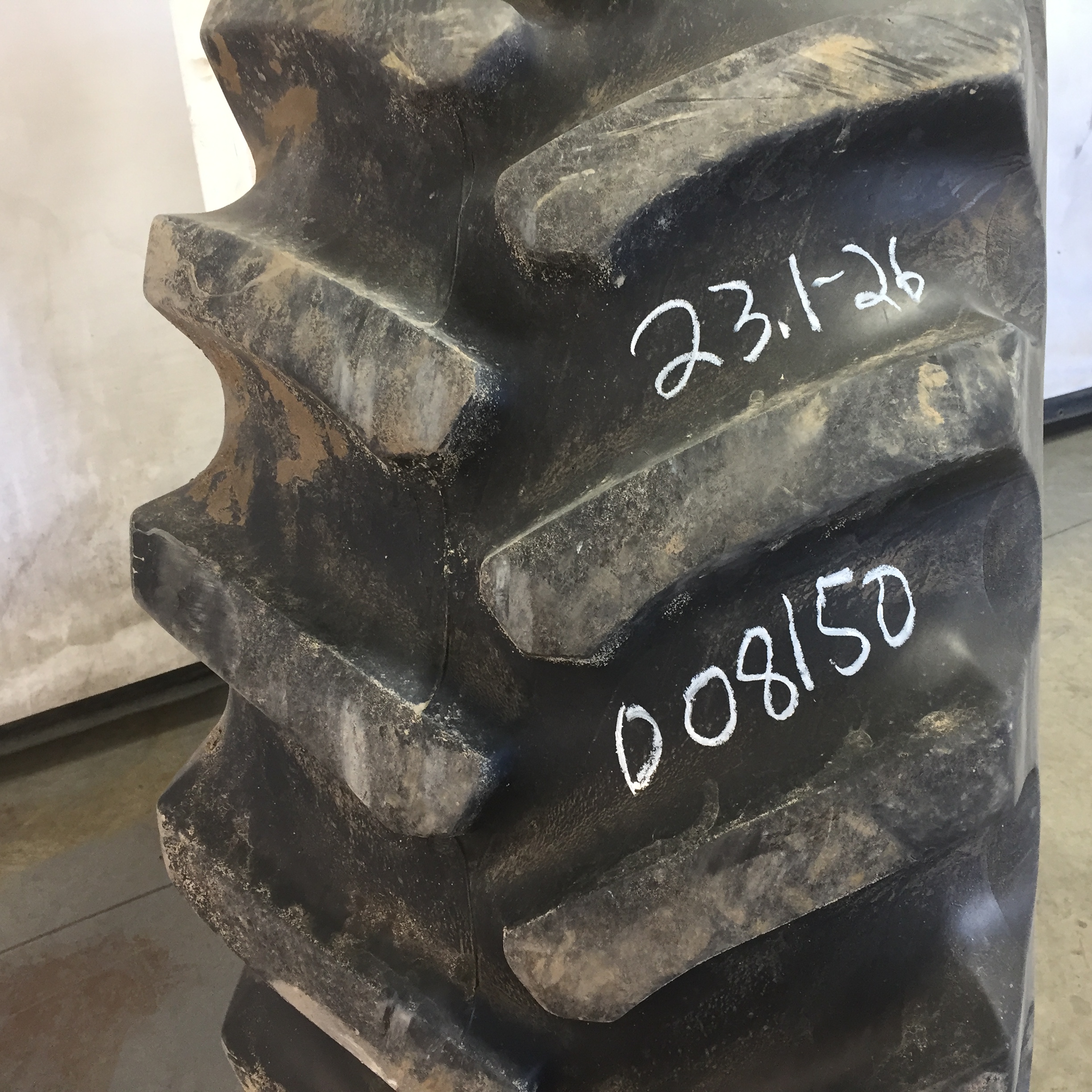 23.1/-26 Firestone Super All Traction 23 R-1 Tire 008150
