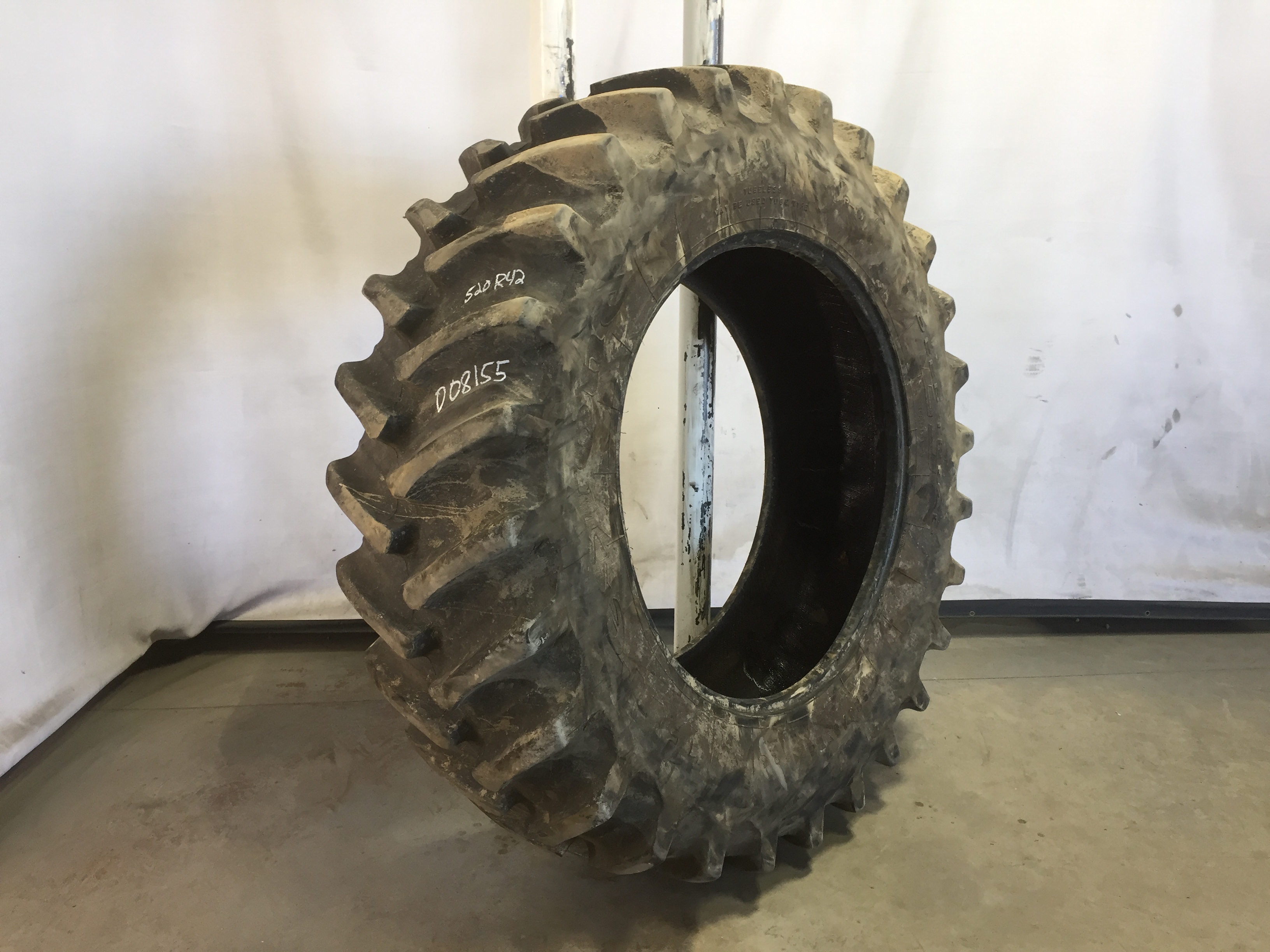 520/85R42 Firestone Radial Deep Tread 23 R-1W Tire 008255