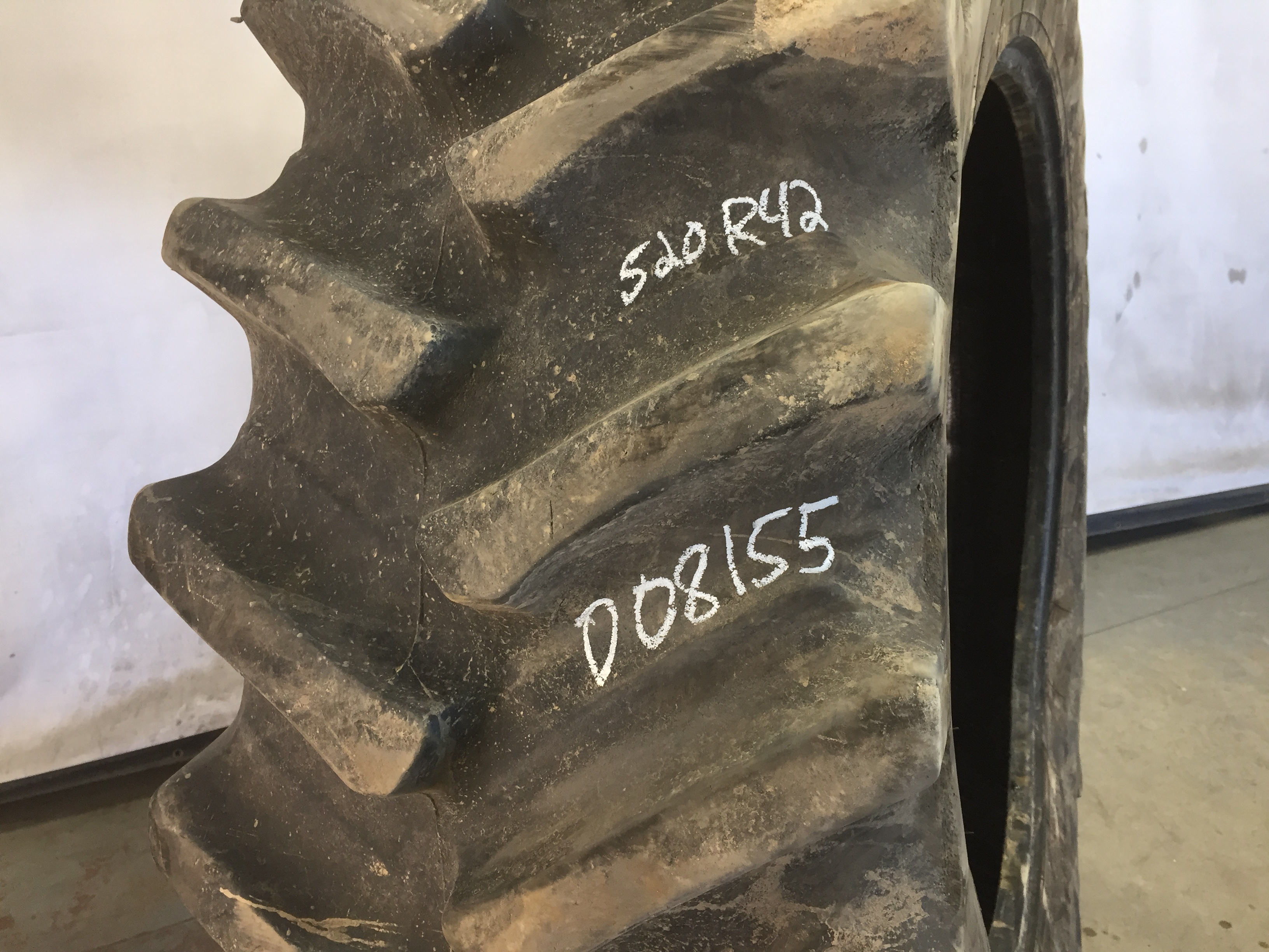 520/85R42 Firestone Radial Deep Tread 23 R-1W Tire 008255