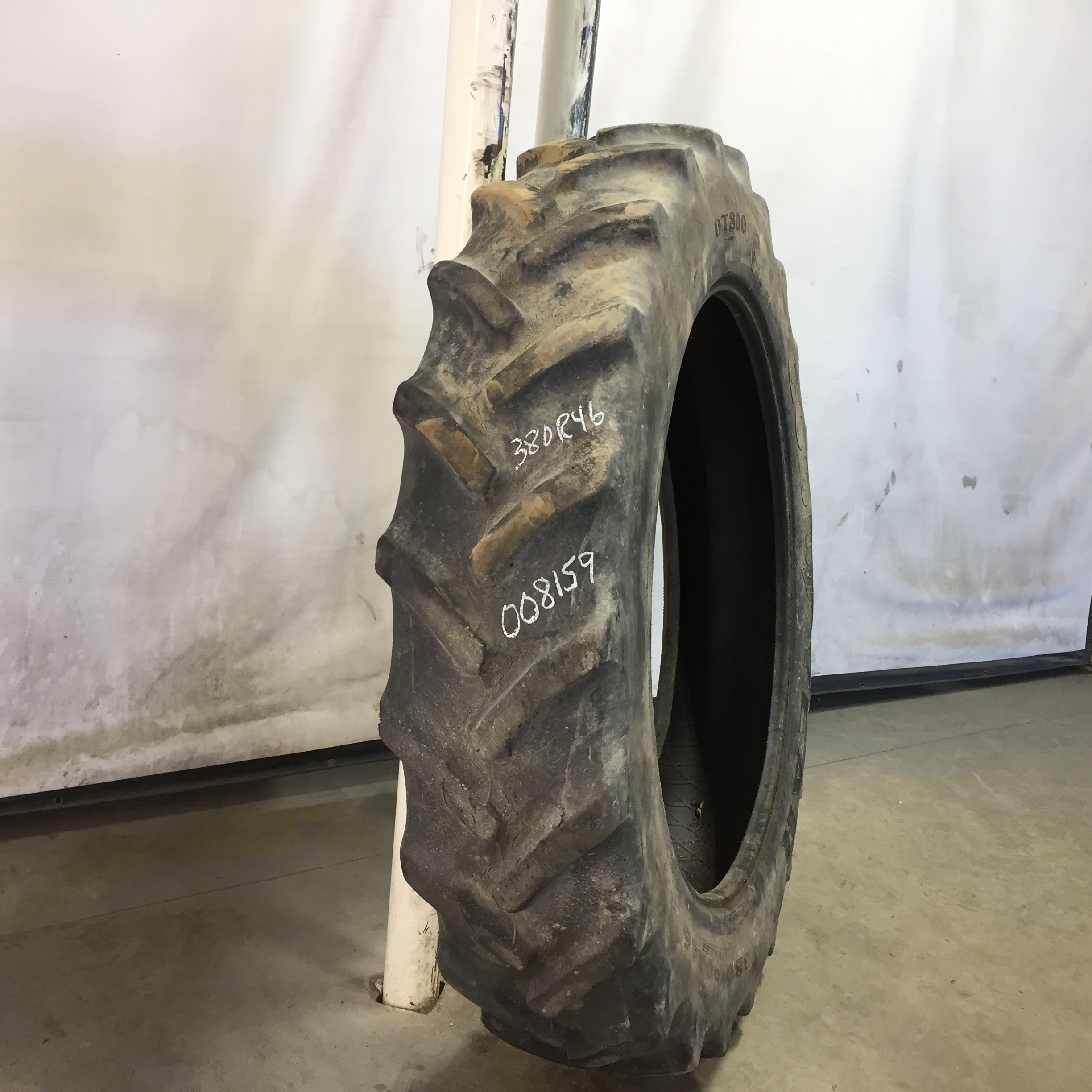 380/90R46 Goodyear Farm DT800 Optitrac R-1W Tire 008159