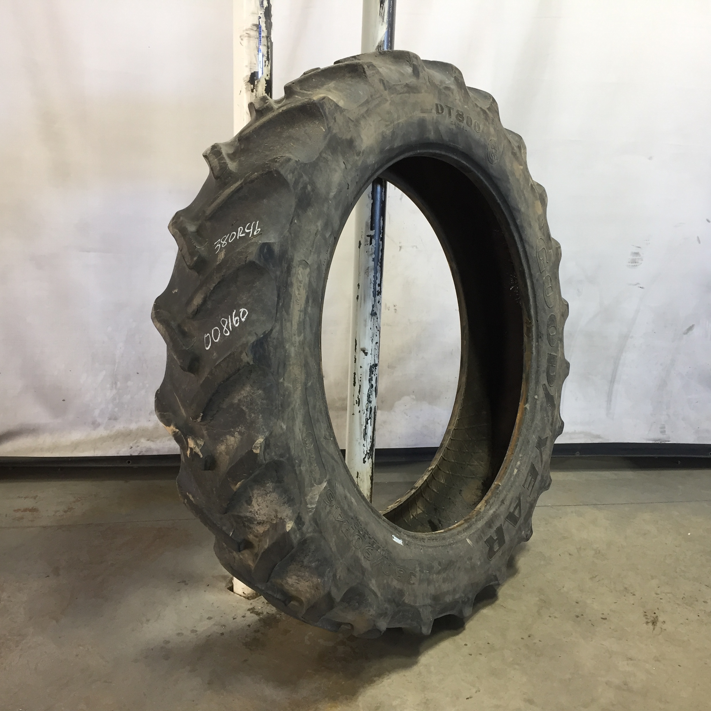 380/90R46 Goodyear Farm DT800 Optitrac R-1W Tire 008160