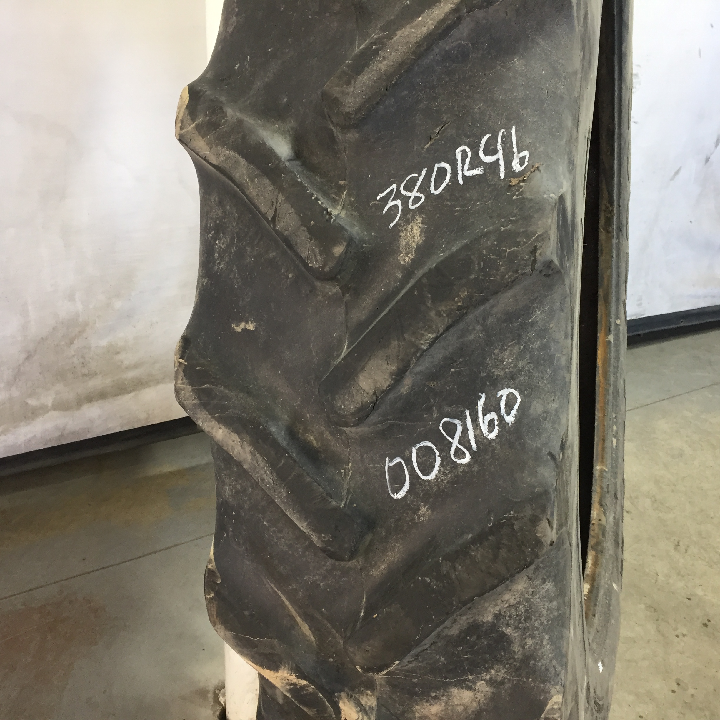 380/90R46 Goodyear Farm DT800 Optitrac R-1W Tire 008160