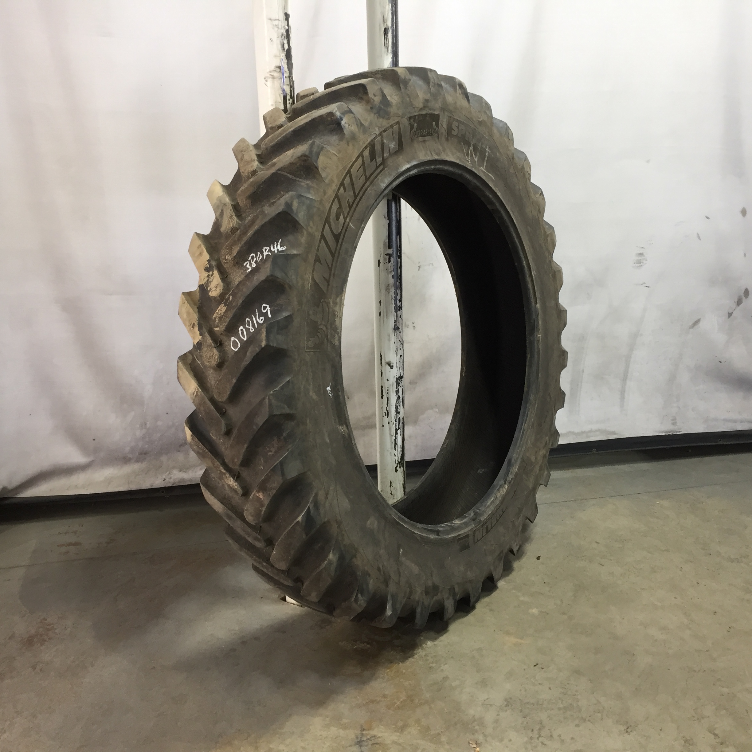 380/90R46 Michelin Spraybib R-1S Tire 008169