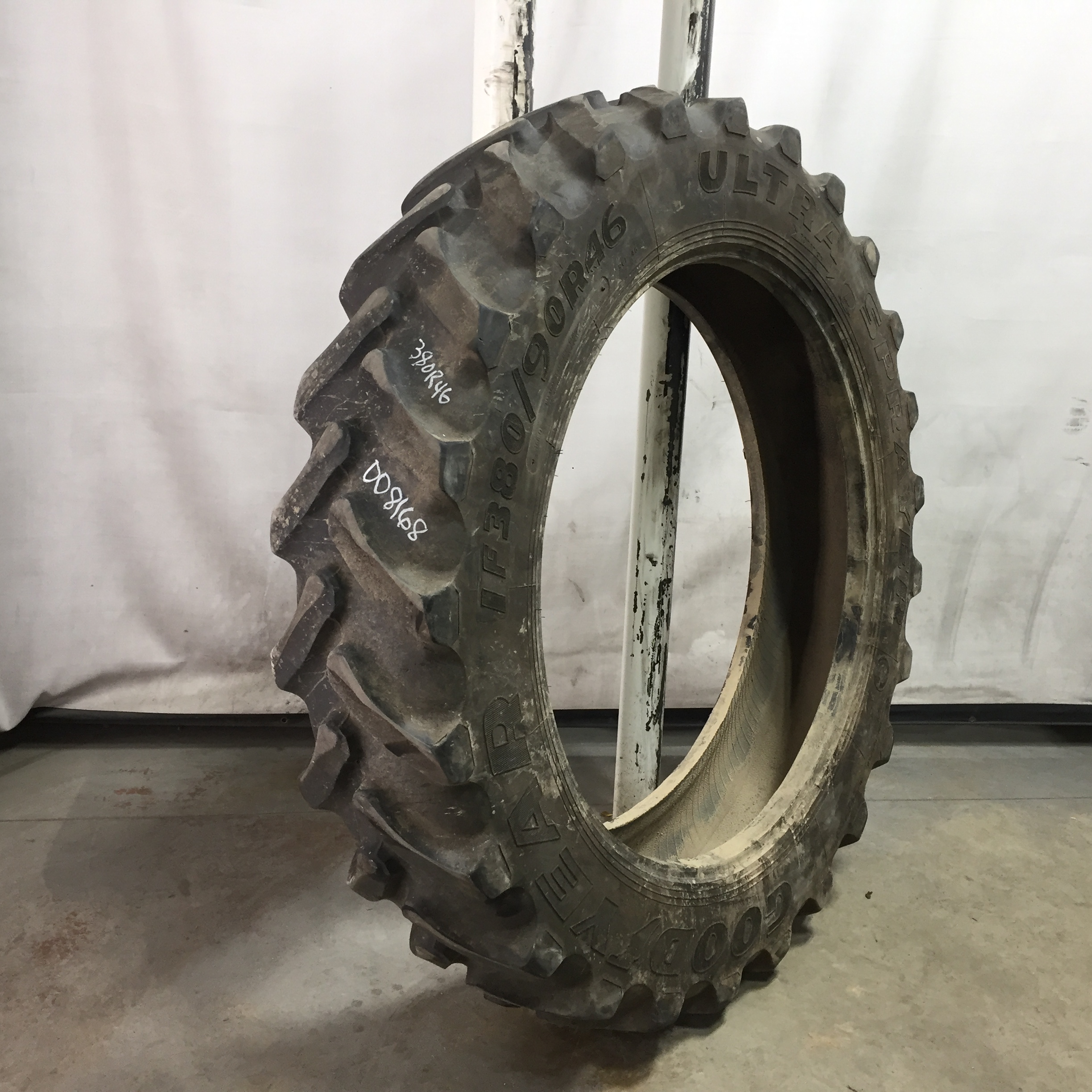 380/90R46 Goodyear Farm Ultra Sprayer R-1 Tire 008168