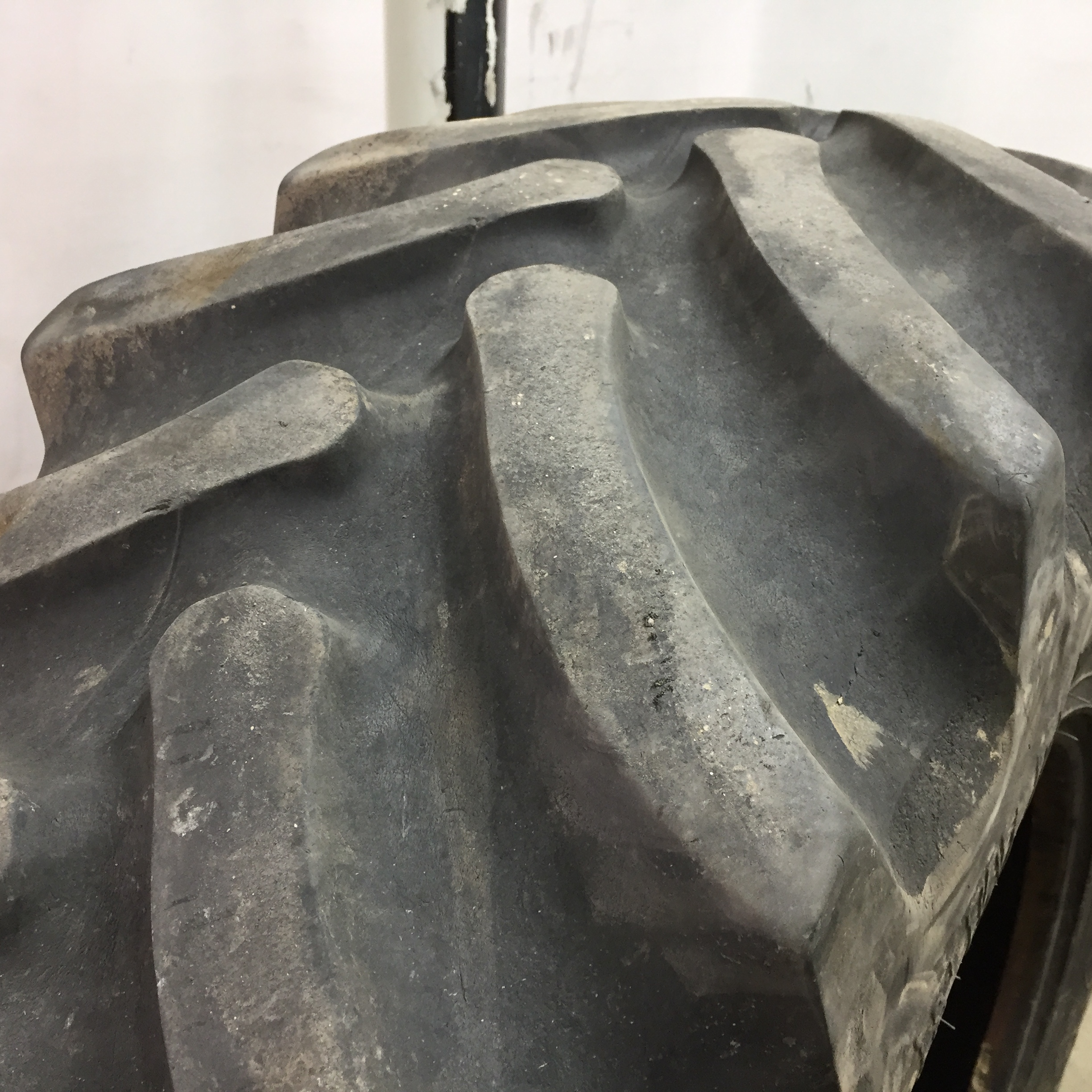 420/85R28 Firestone Radial All Traction FWD R-1 Tire 008170