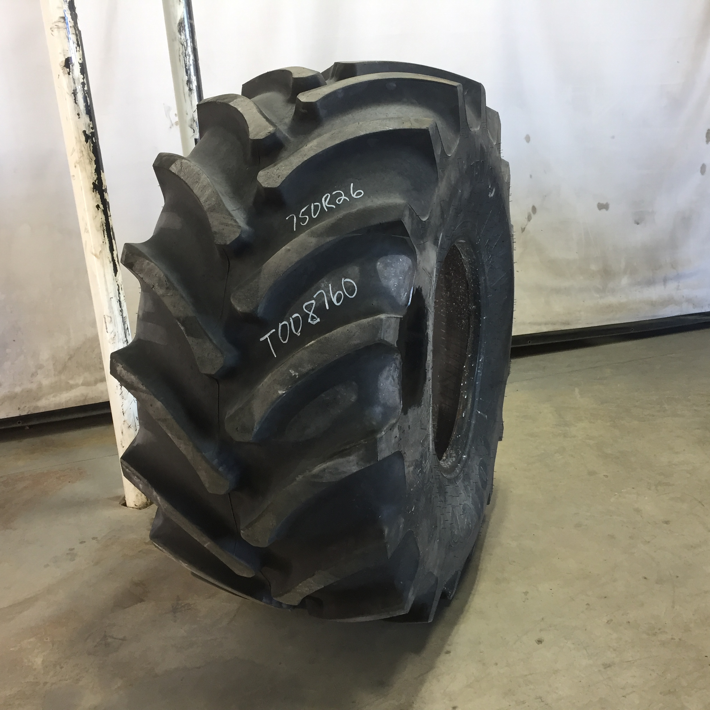 750/65R26 Firestone Radial All Traction DT R-1W Tire T008760