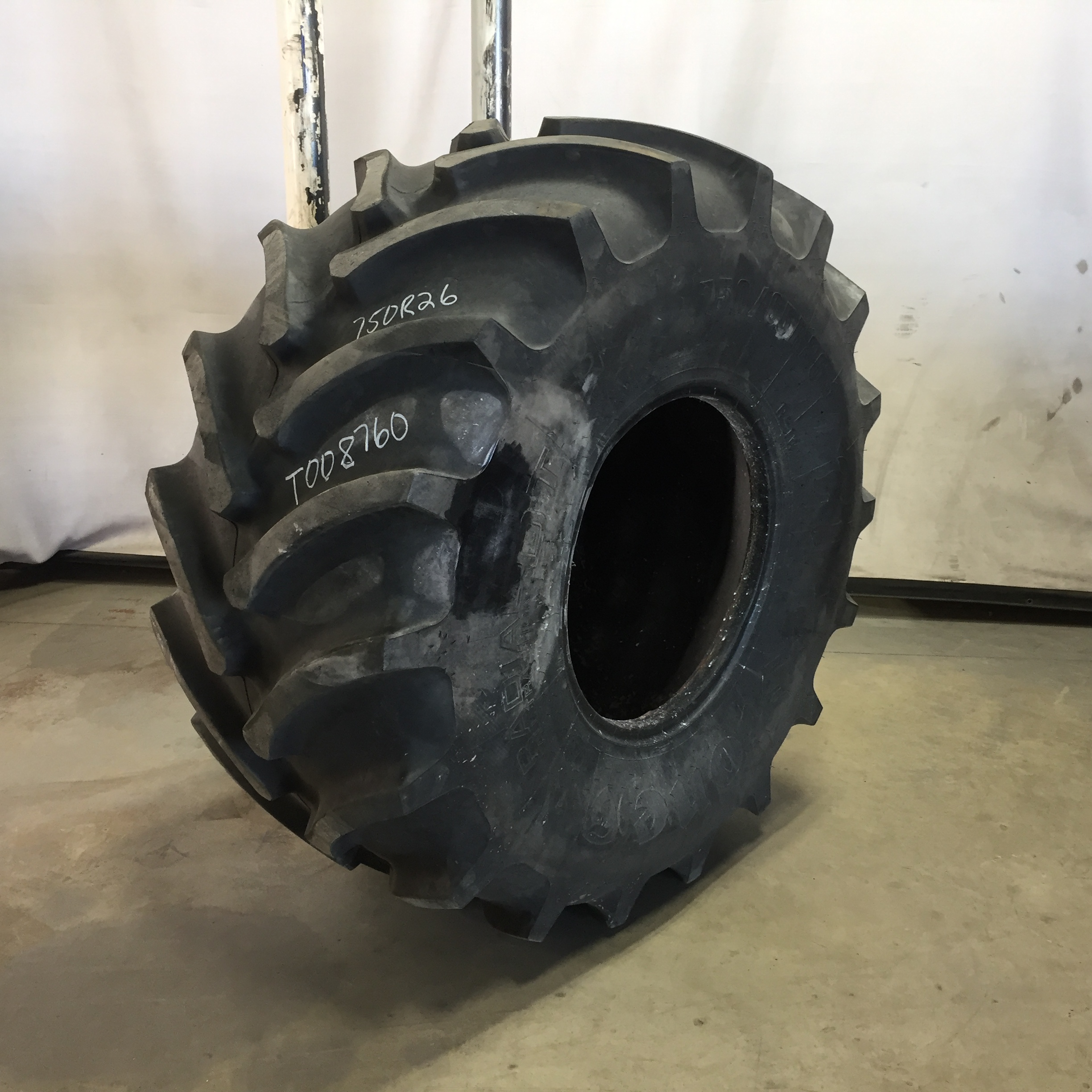 750/65R26 Firestone Radial All Traction DT R-1W Tire T008760