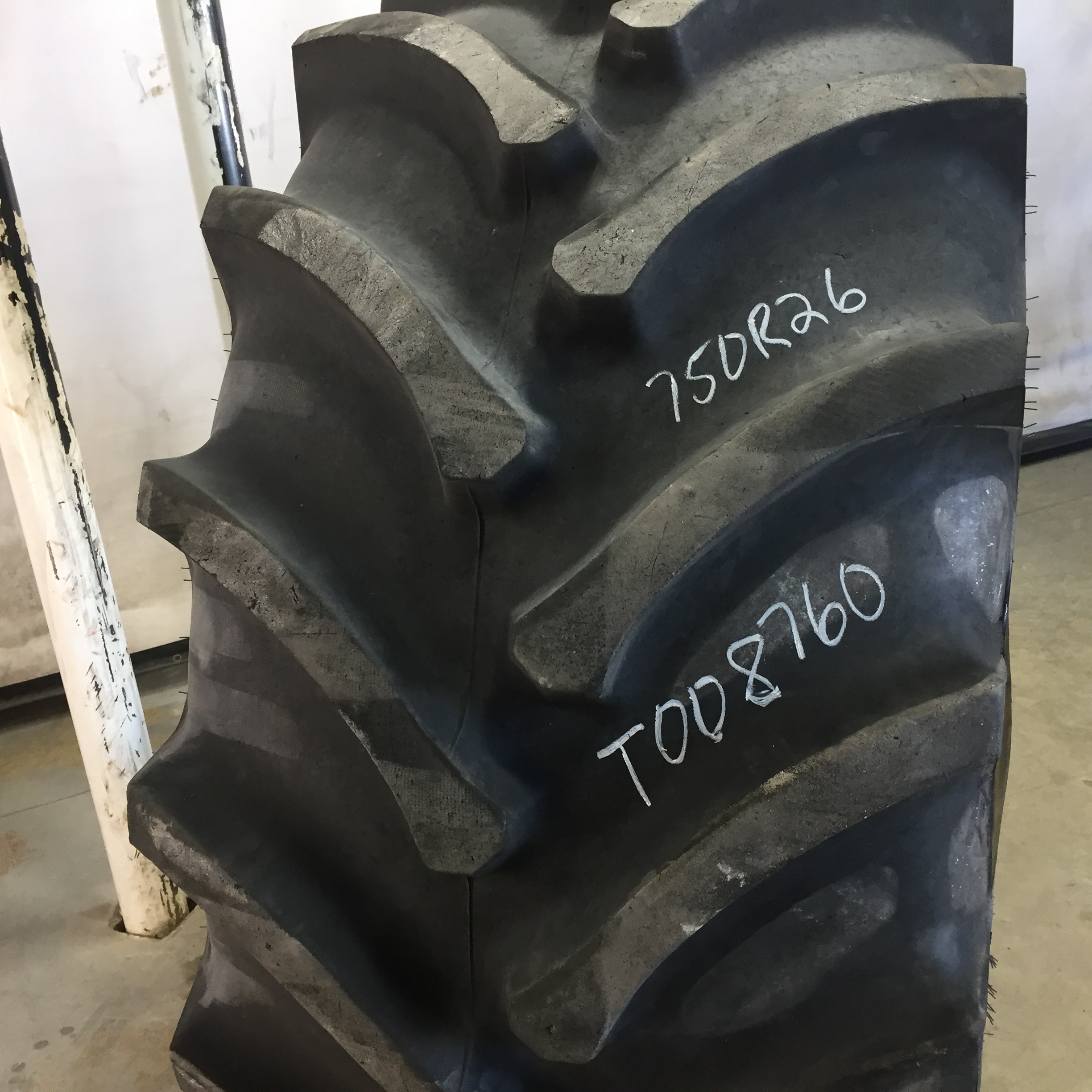 750/65R26 Firestone Radial All Traction DT R-1W Tire T008760