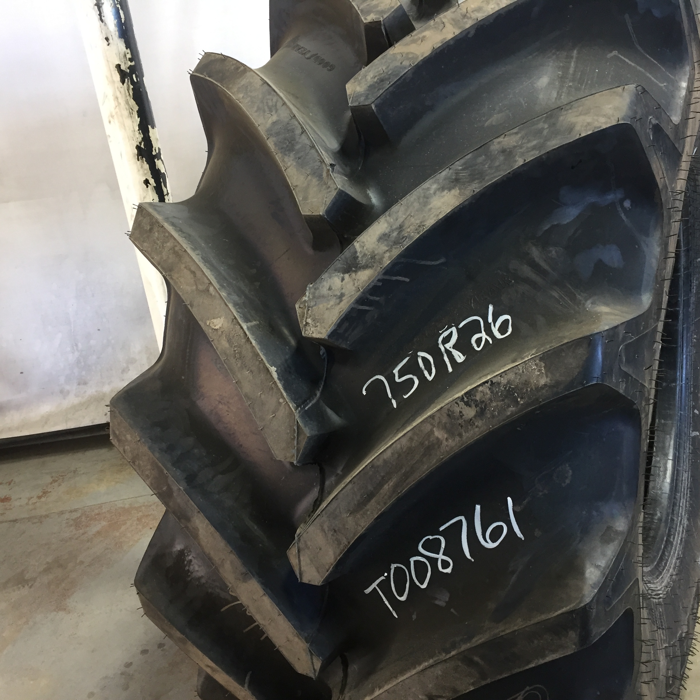 750/65R26 Goodyear Farm Optitrac R-1W Tire T008761