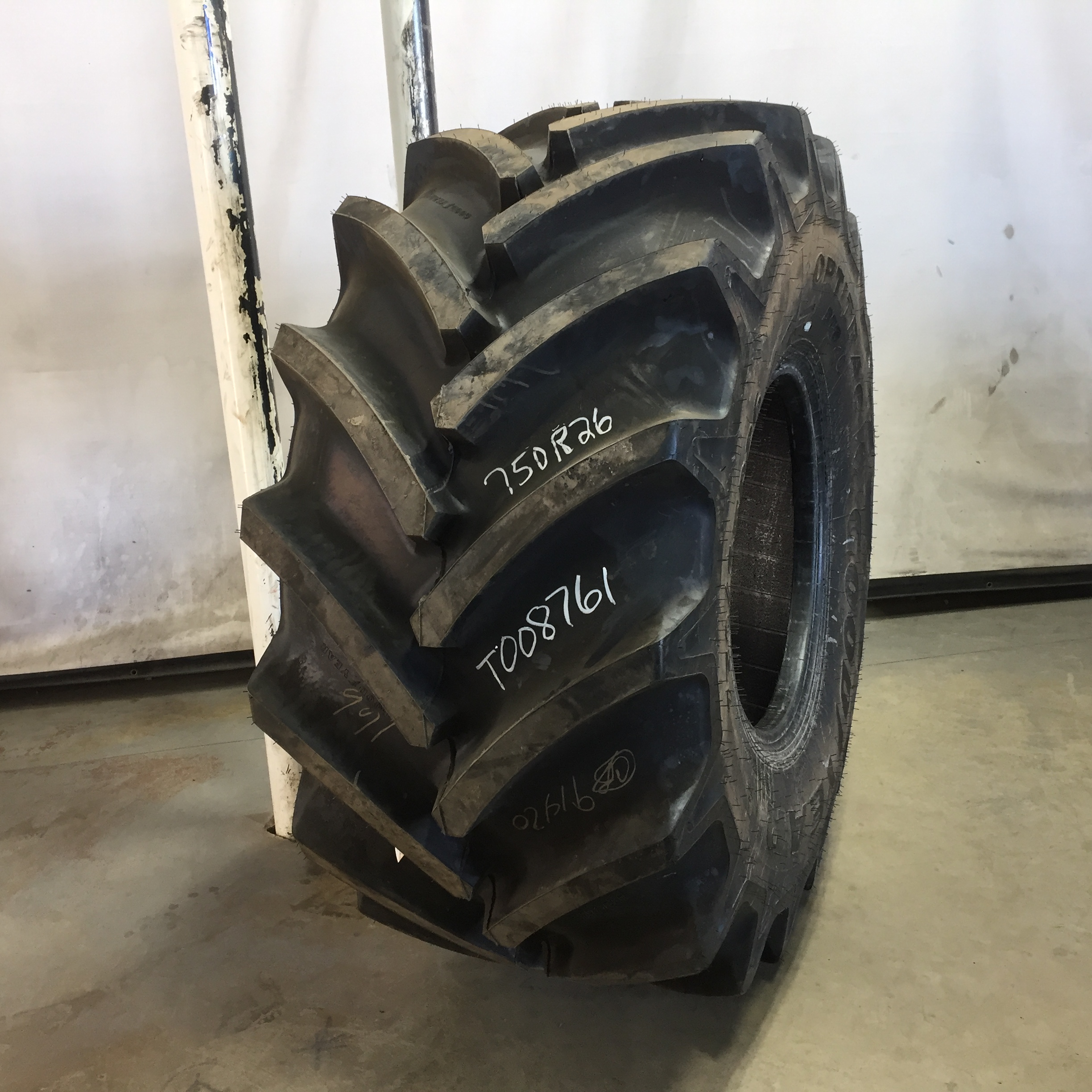 750/65R26 Goodyear Farm Optitrac R-1W Tire T008761