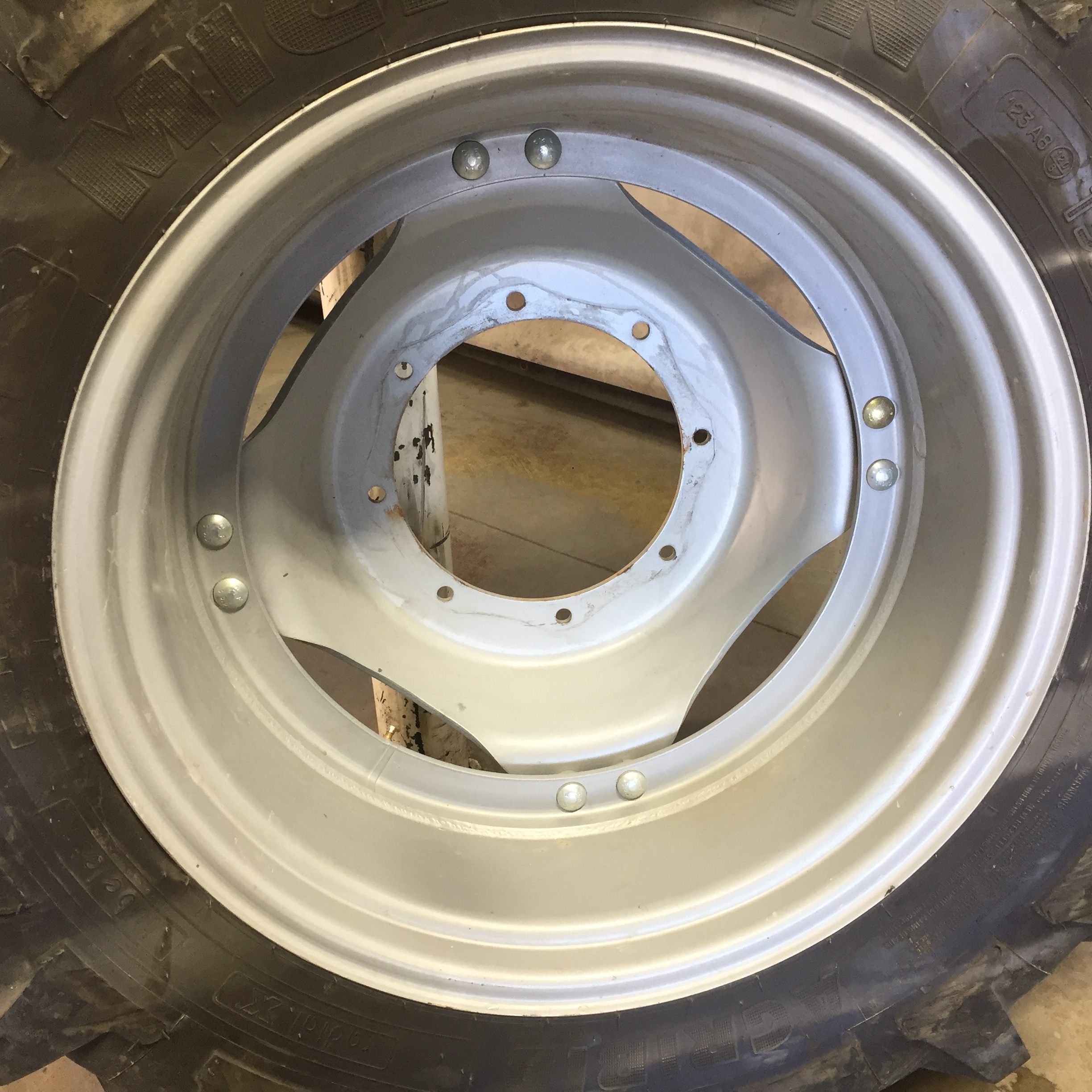 28''D x 12''W Stub Disc (groups of 2 bolts) Wheel WT008762RIM