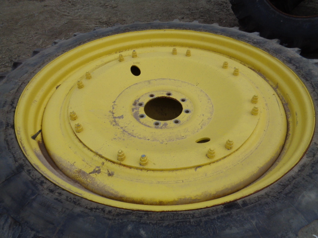 38''-54'' Stub Disc (groups of 2 bolts) Rim Center WT003920CTR-Z