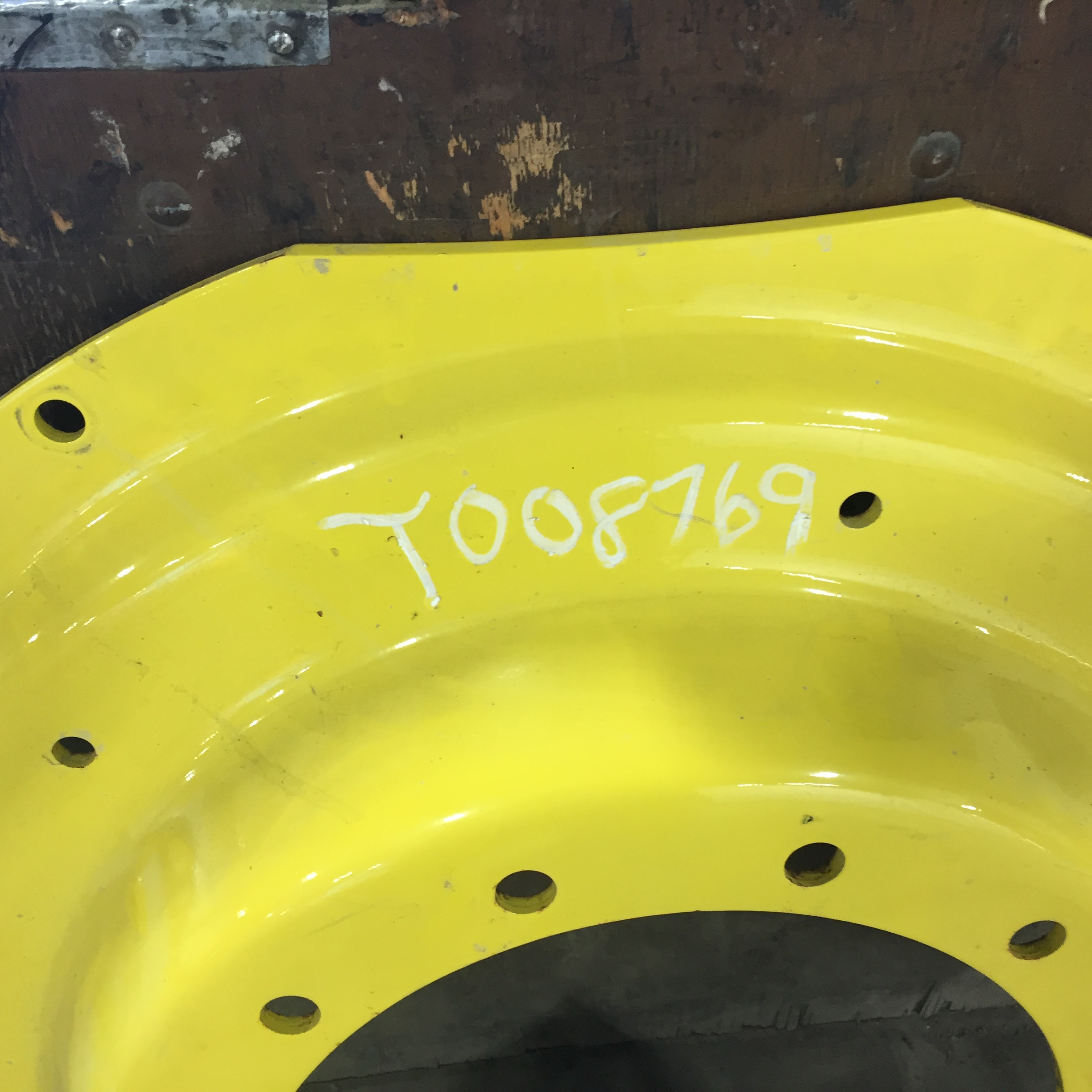 38''-54'' Waffle Wheel (Groups of 3 bolts) Rim Center T008769