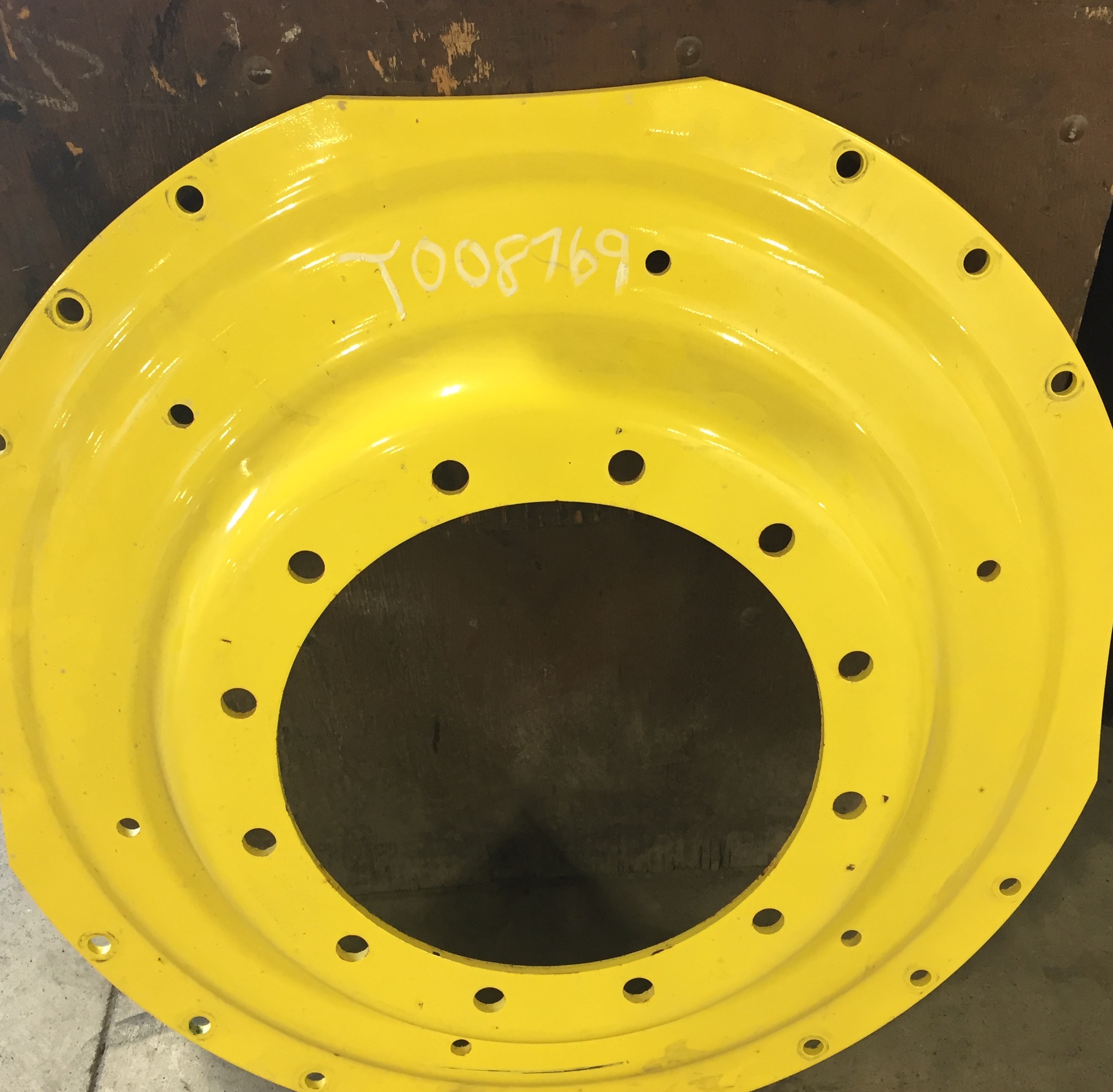 38''-54'' Waffle Wheel (Groups of 3 bolts) Rim Center T008769