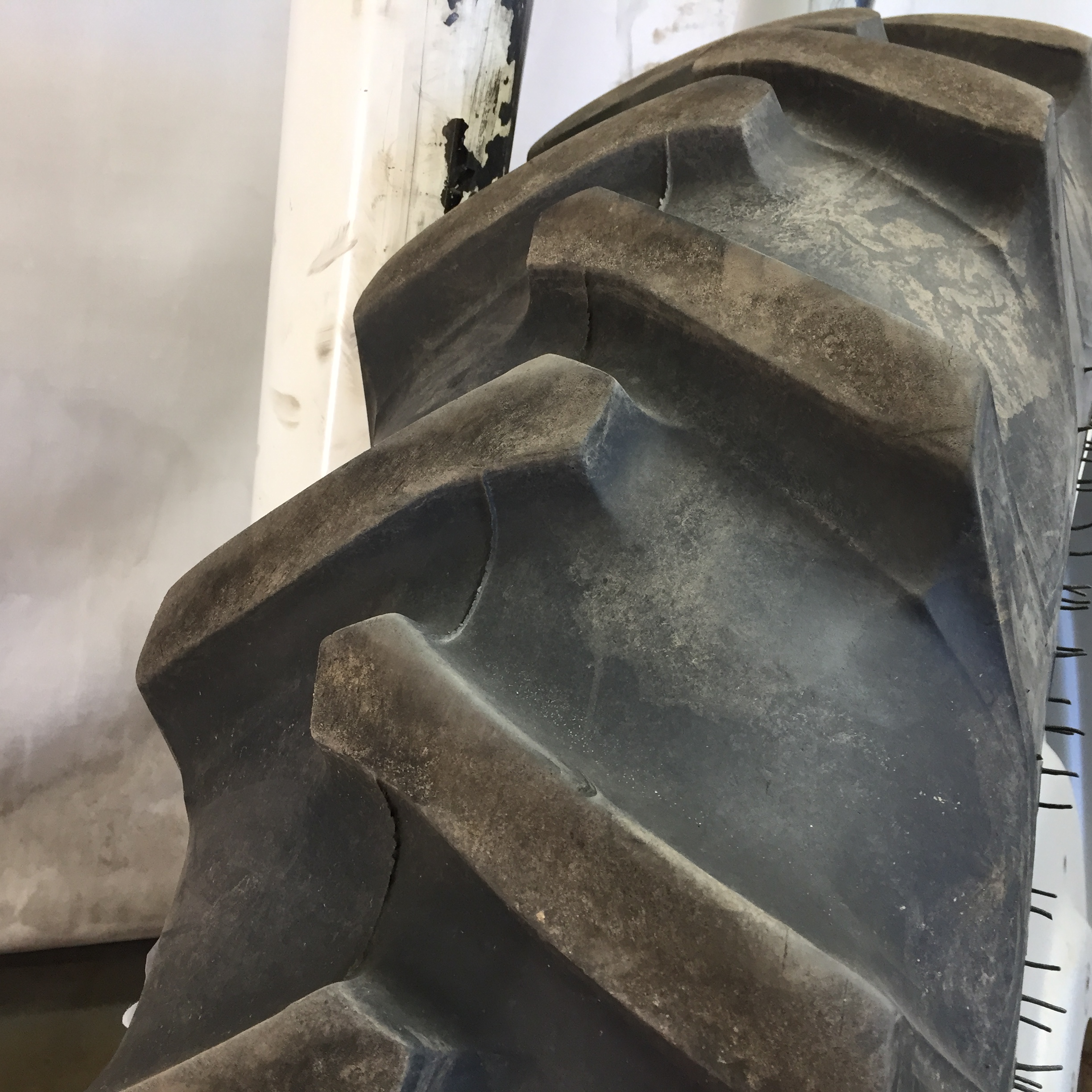 12.4/-42 Firestone Traction Field & Road R-1 Tire RT008755