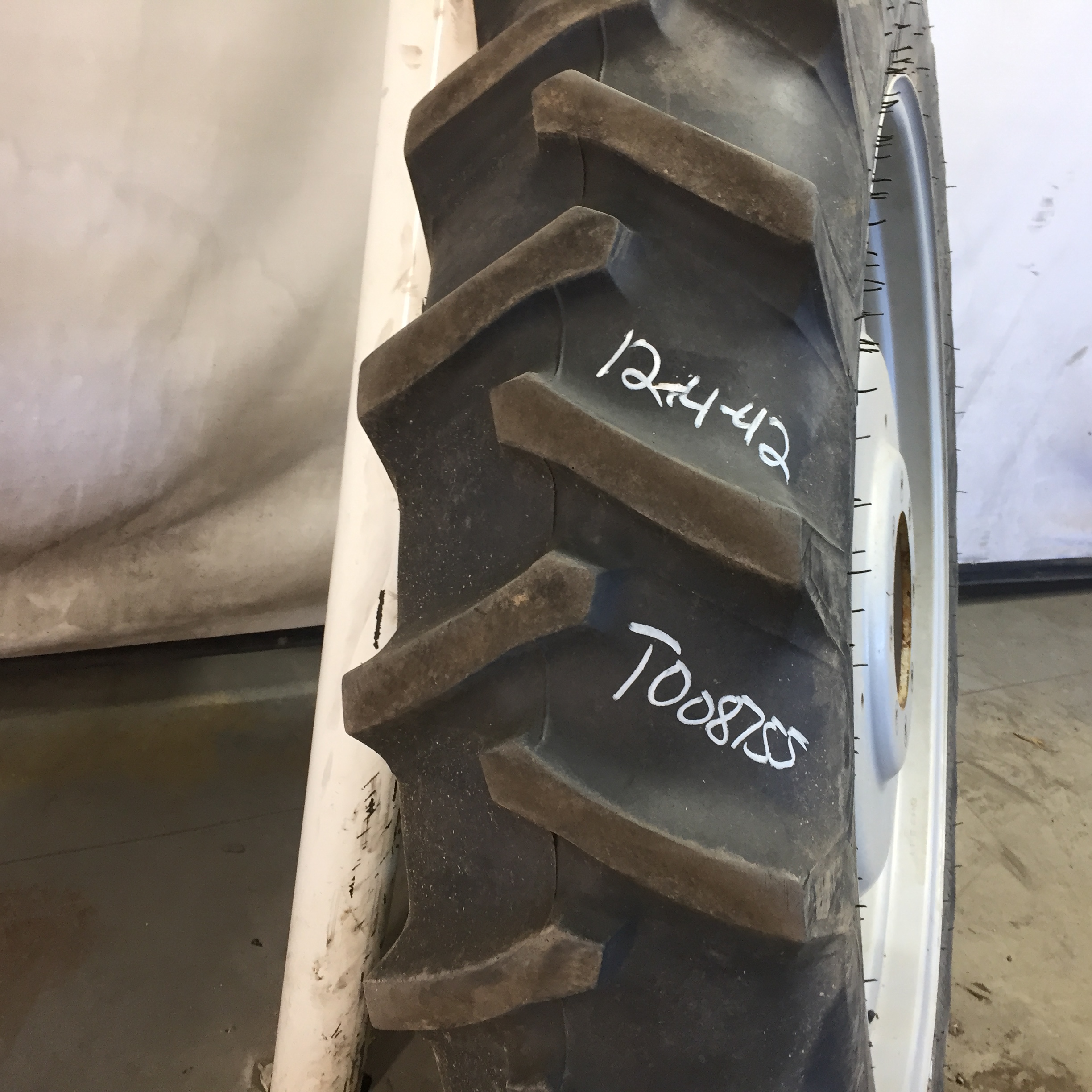 12.4/-42 Firestone Traction Field & Road R-1 Tire RT008755