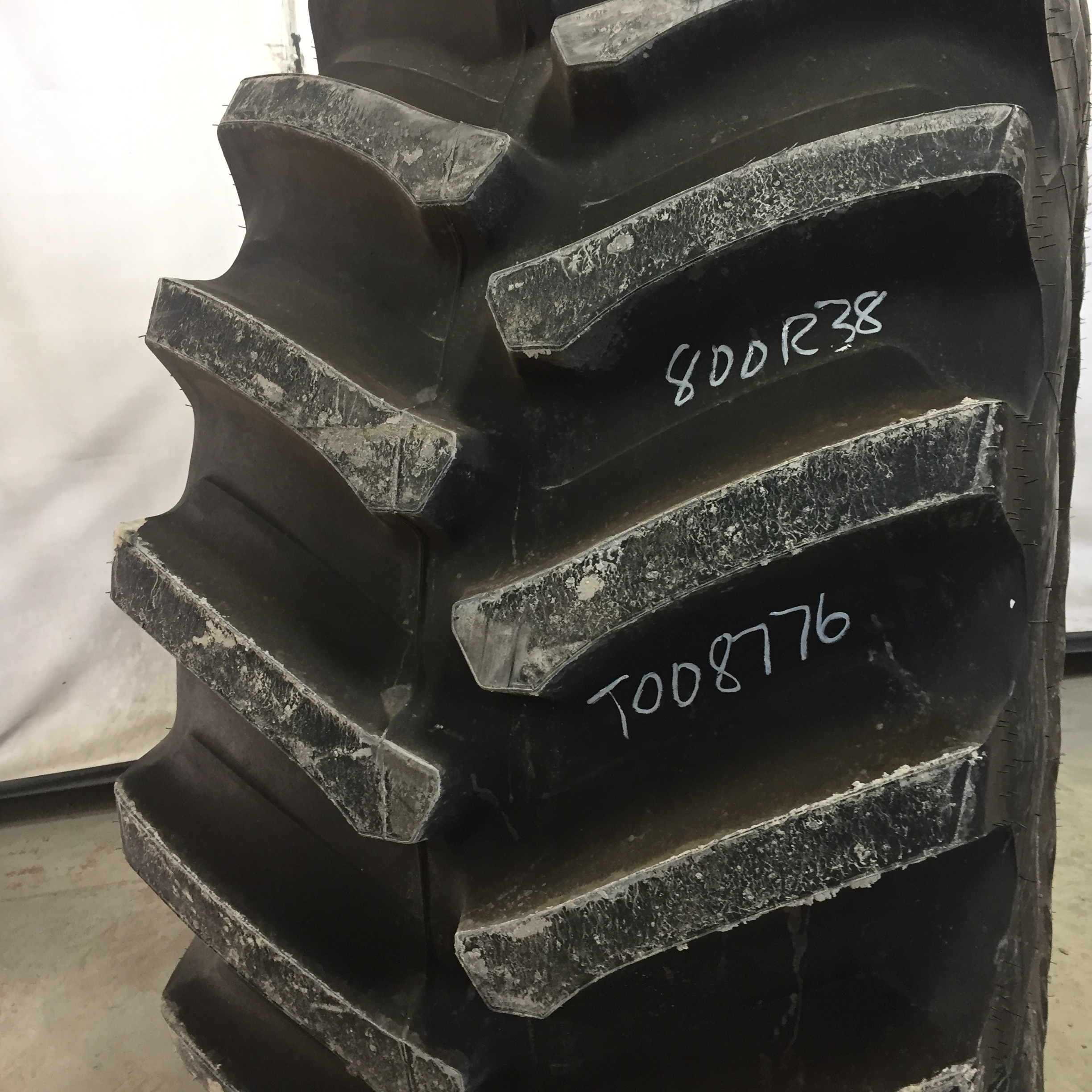 800/70R38 Firestone Radial Deep Tread 23 R-1W Tire RT008776