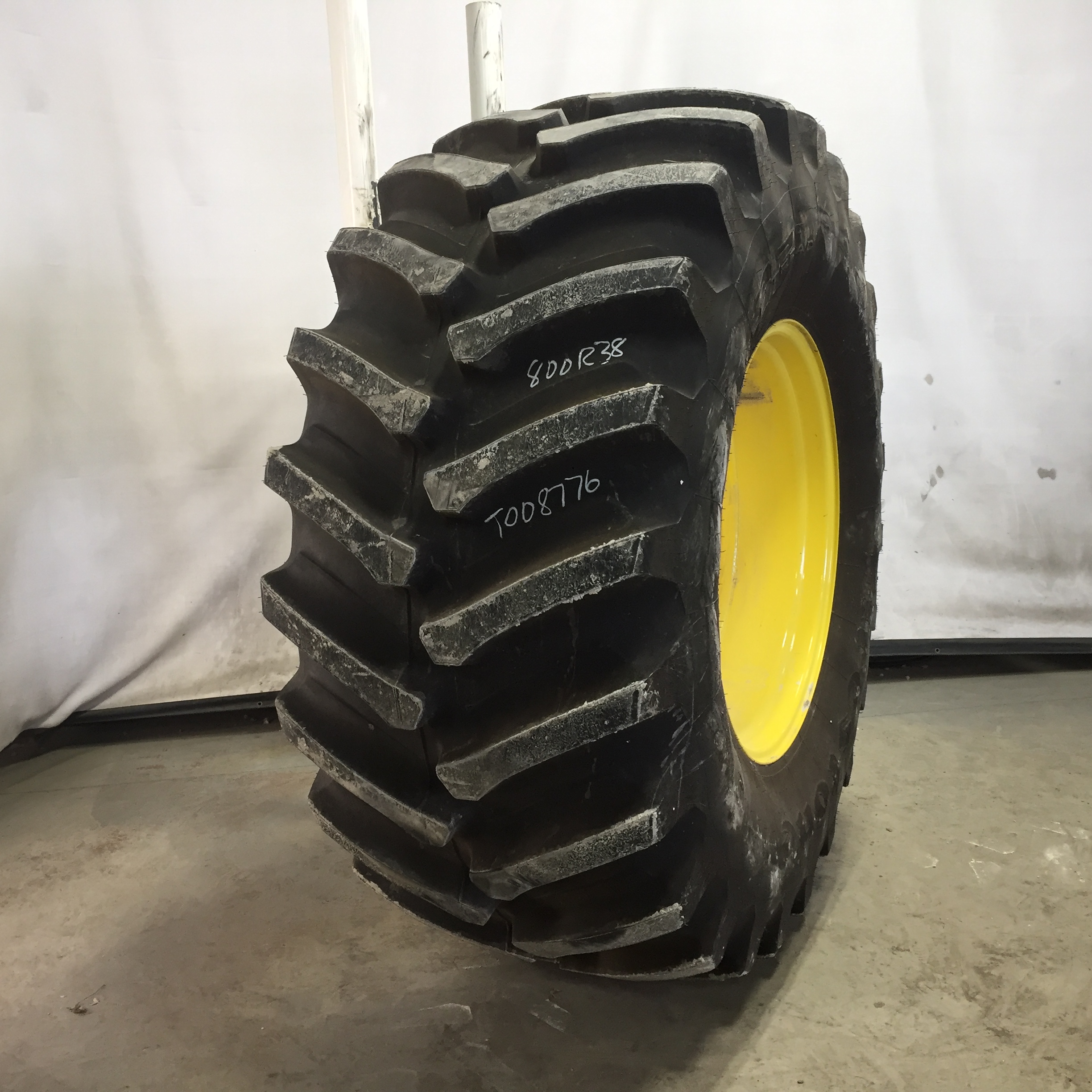 800/70R38 Firestone Radial Deep Tread 23 R-1W Tire RT008776