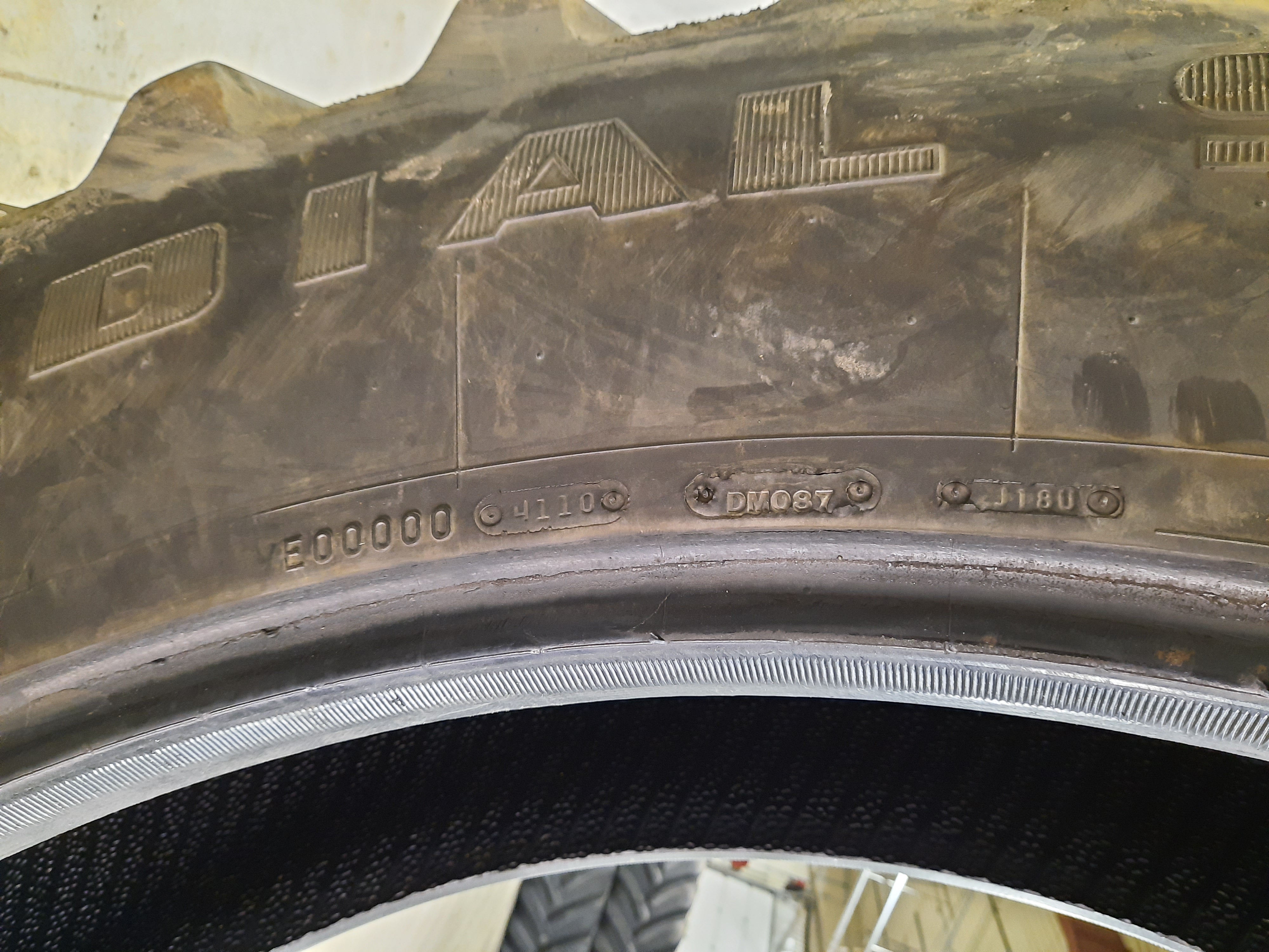 380/105R50 Firestone Radial 9100 R-1 Tire T008800