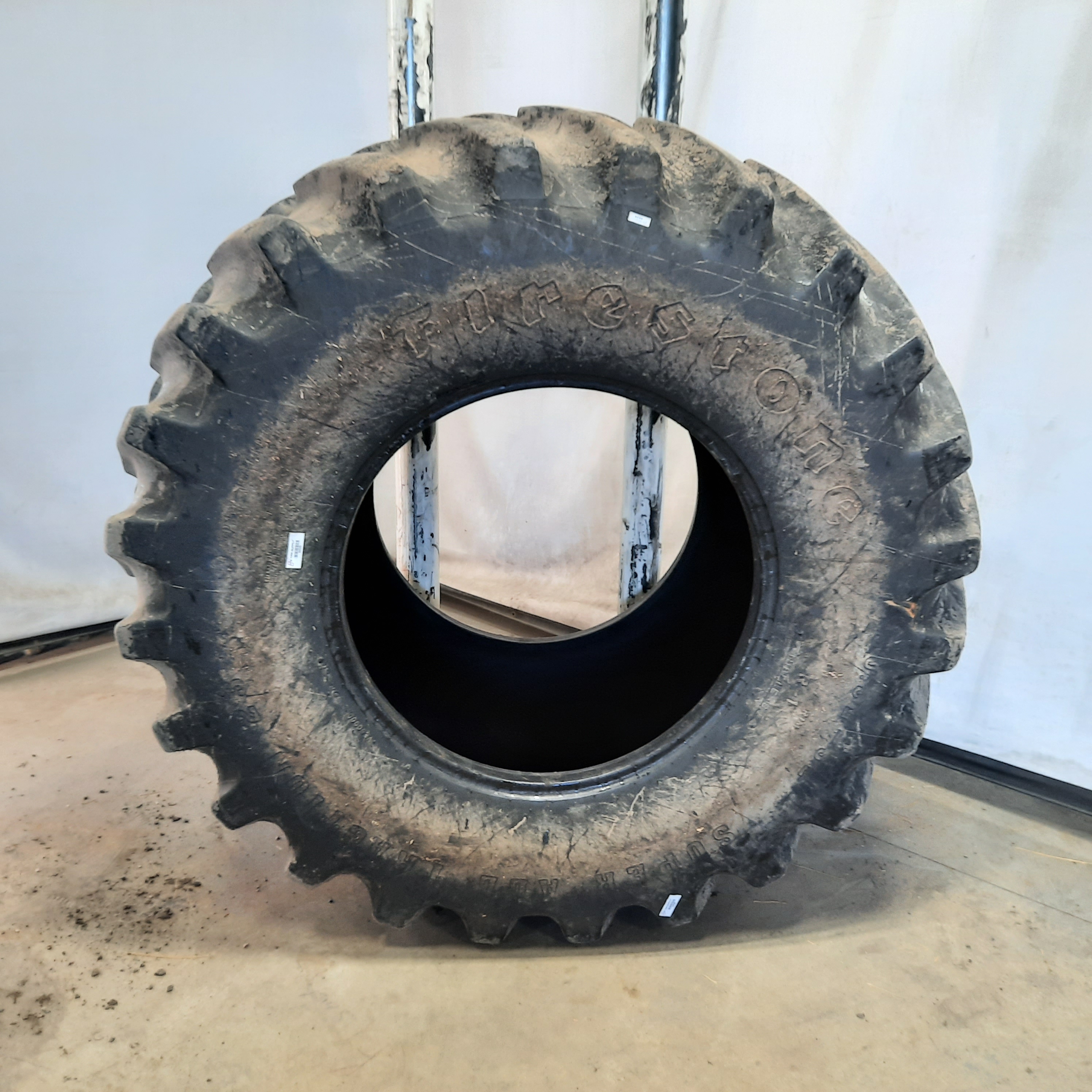 30.5/L-32 Firestone Super All Traction 23 R-1 Tire T008801