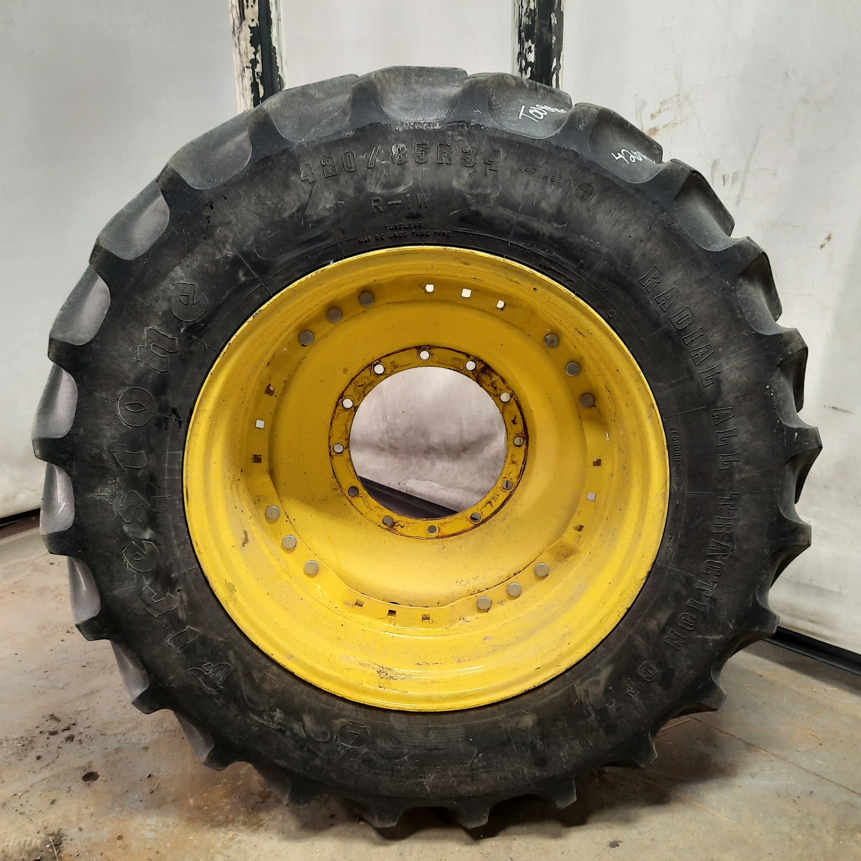 420/85R34 Firestone Radial All Traction DT R-1W Waffle Wheel (Groups of 3 bolts) Tire-Wheel Assembly T008803