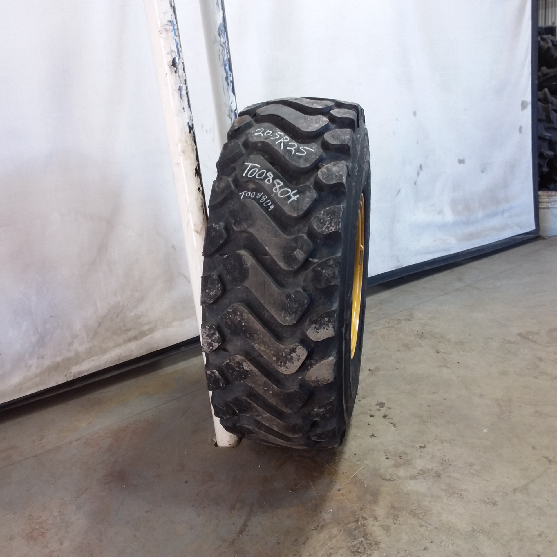 20.5/R25 Michelin XHA2 L-3 Tire RT008804