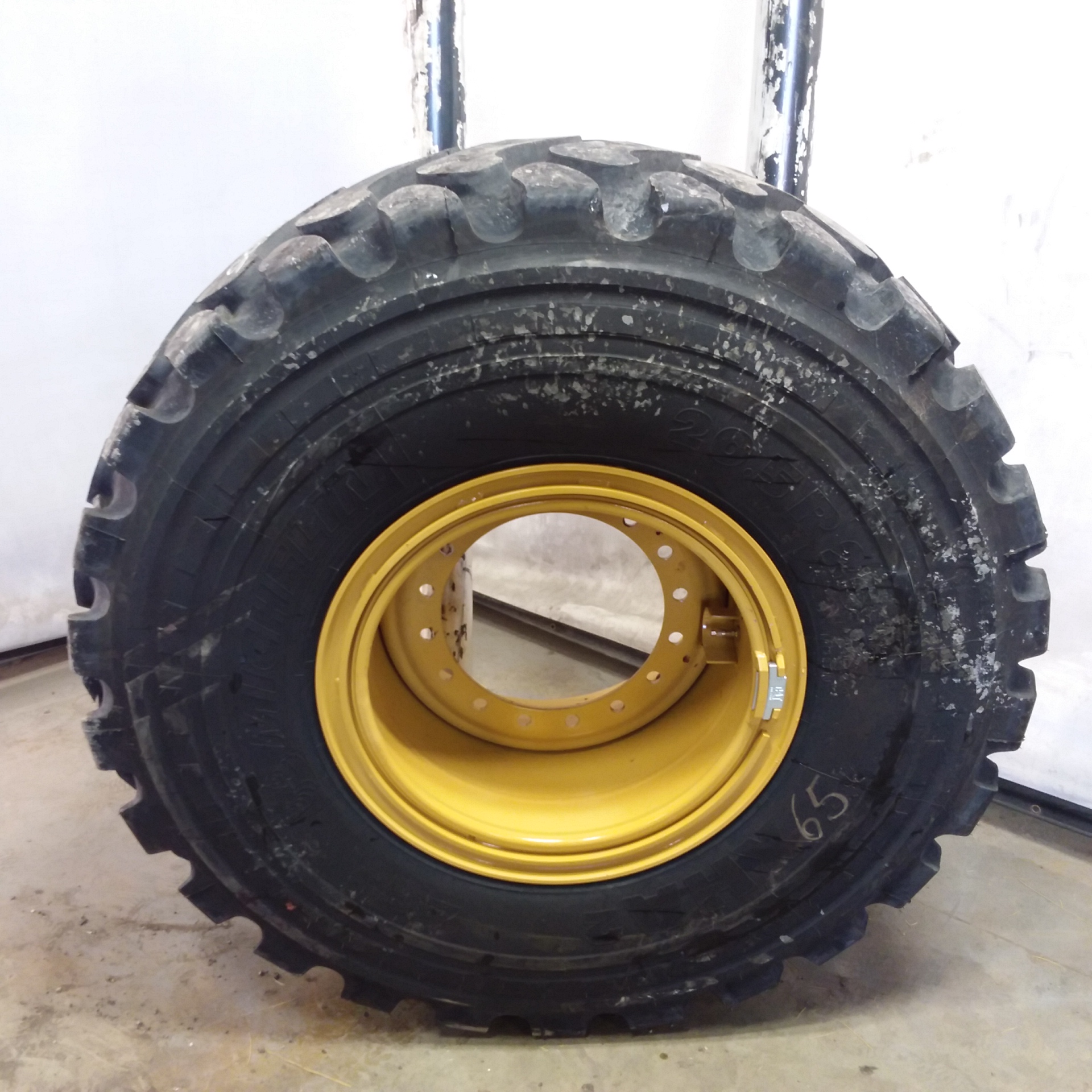 20.5/R25 Michelin XHA2 L-3 Tire RT008804