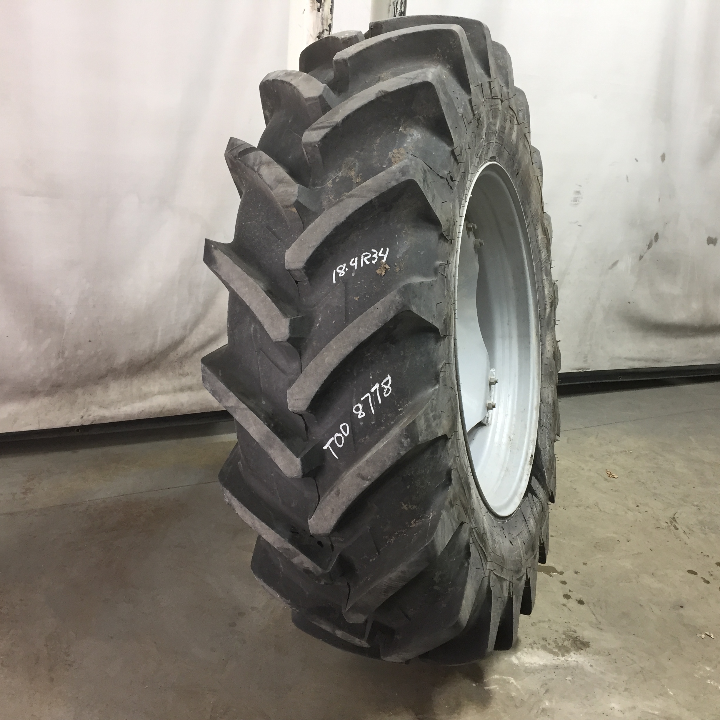 18.4/R34 Michelin AgriBib R-1W Tire RT008778