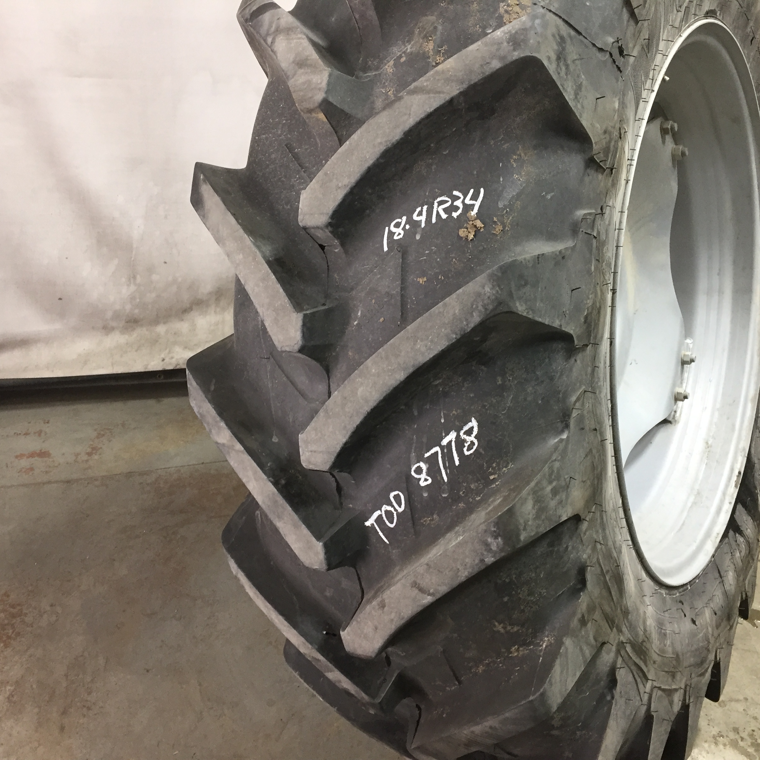 18.4/R34 Michelin AgriBib R-1W Tire RT008778