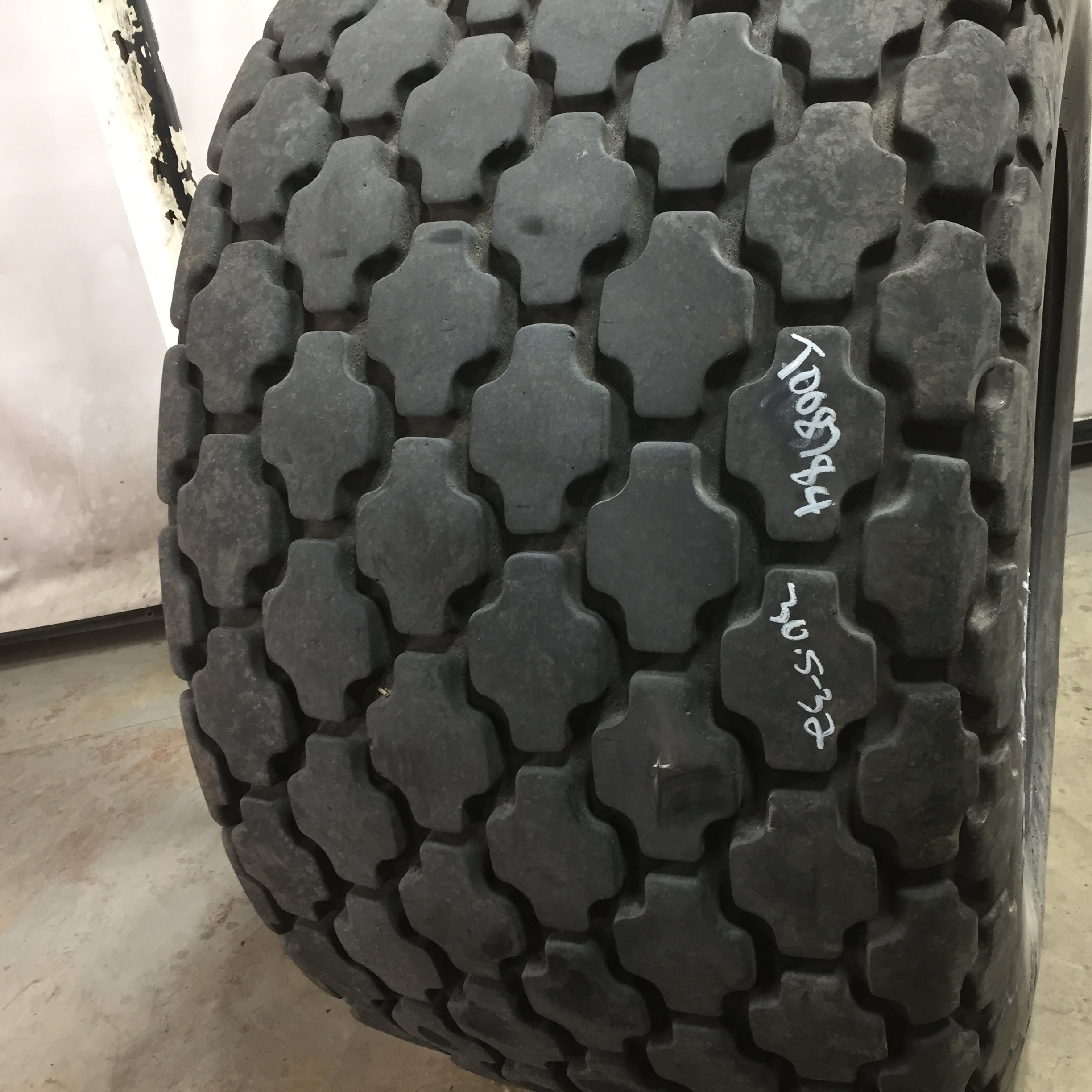 30.5/L-32 Firestone All Non-Skid Tractor R-3 Tire T008784