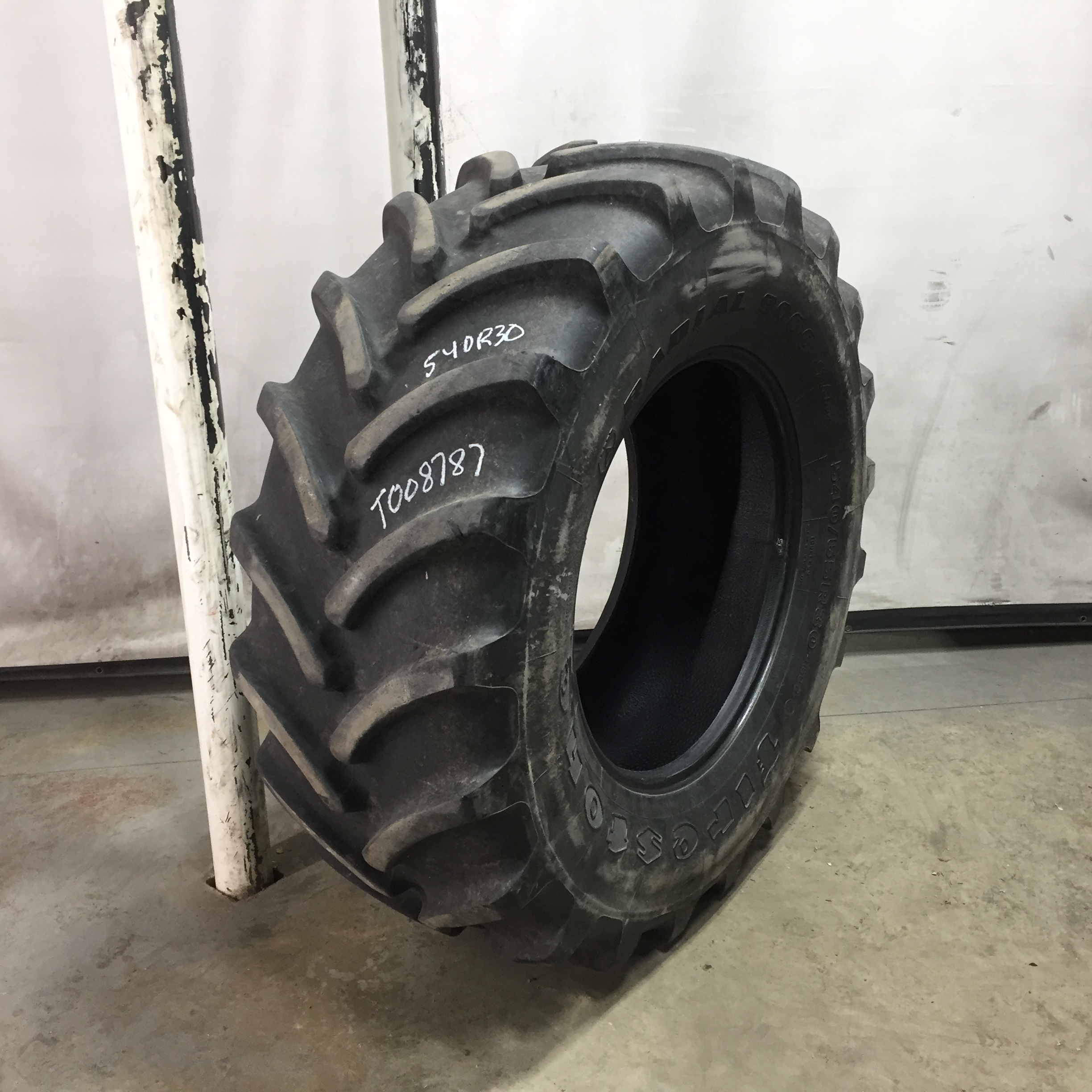 540/65R30 Firestone Radial 9000 R-1W Tire T008787