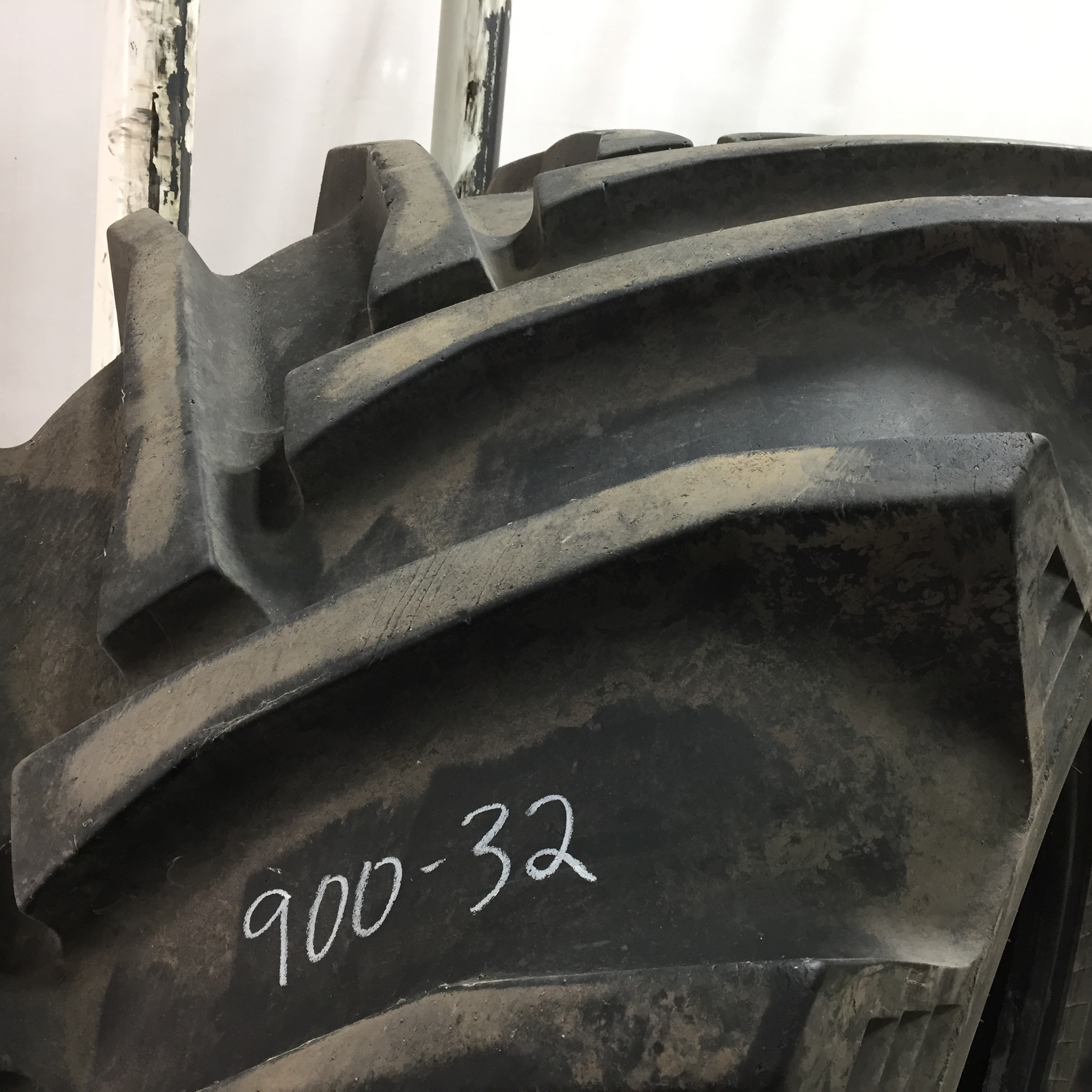 900/60-32 Trelleborg T414 R-1W Tire T008789