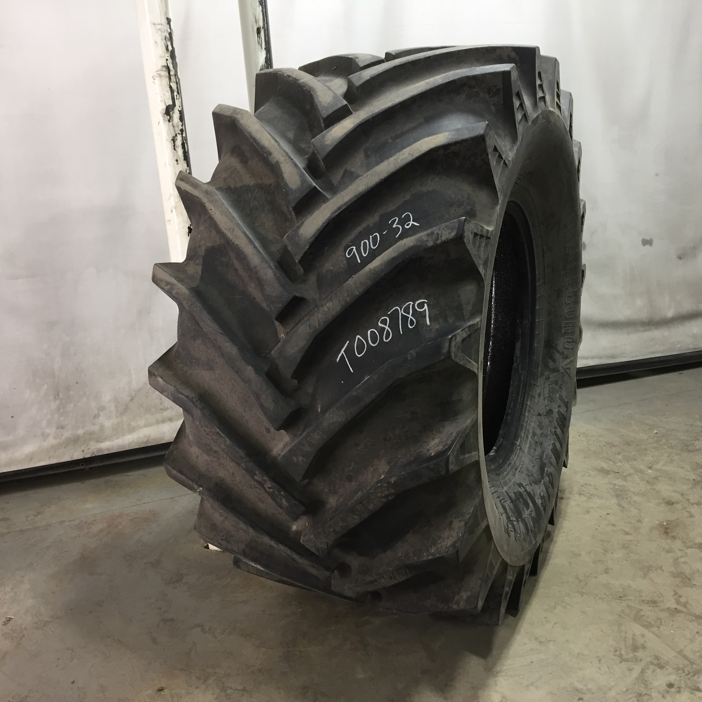 900/60-32 Trelleborg T414 R-1W Tire T008789