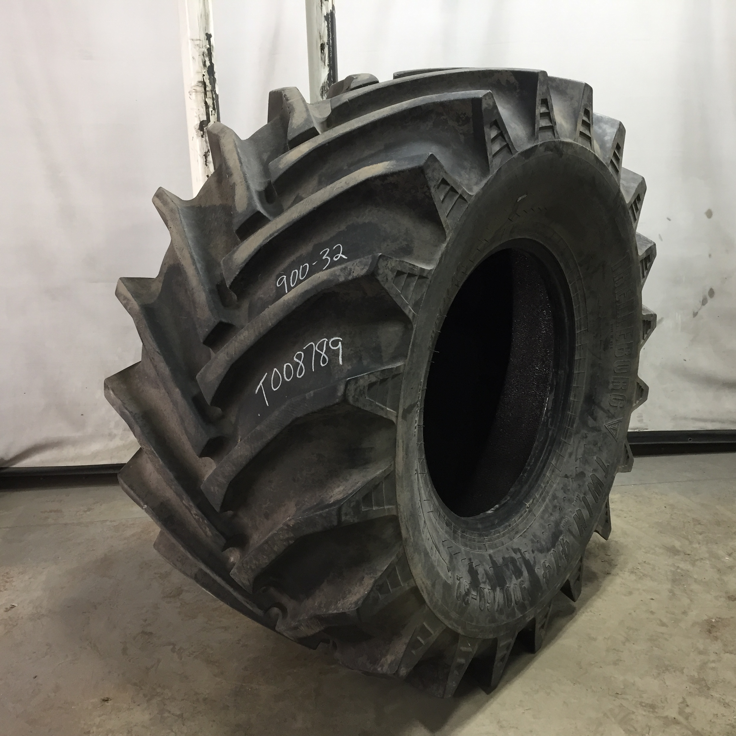 900/60-32 Trelleborg T414 R-1W Tire T008789